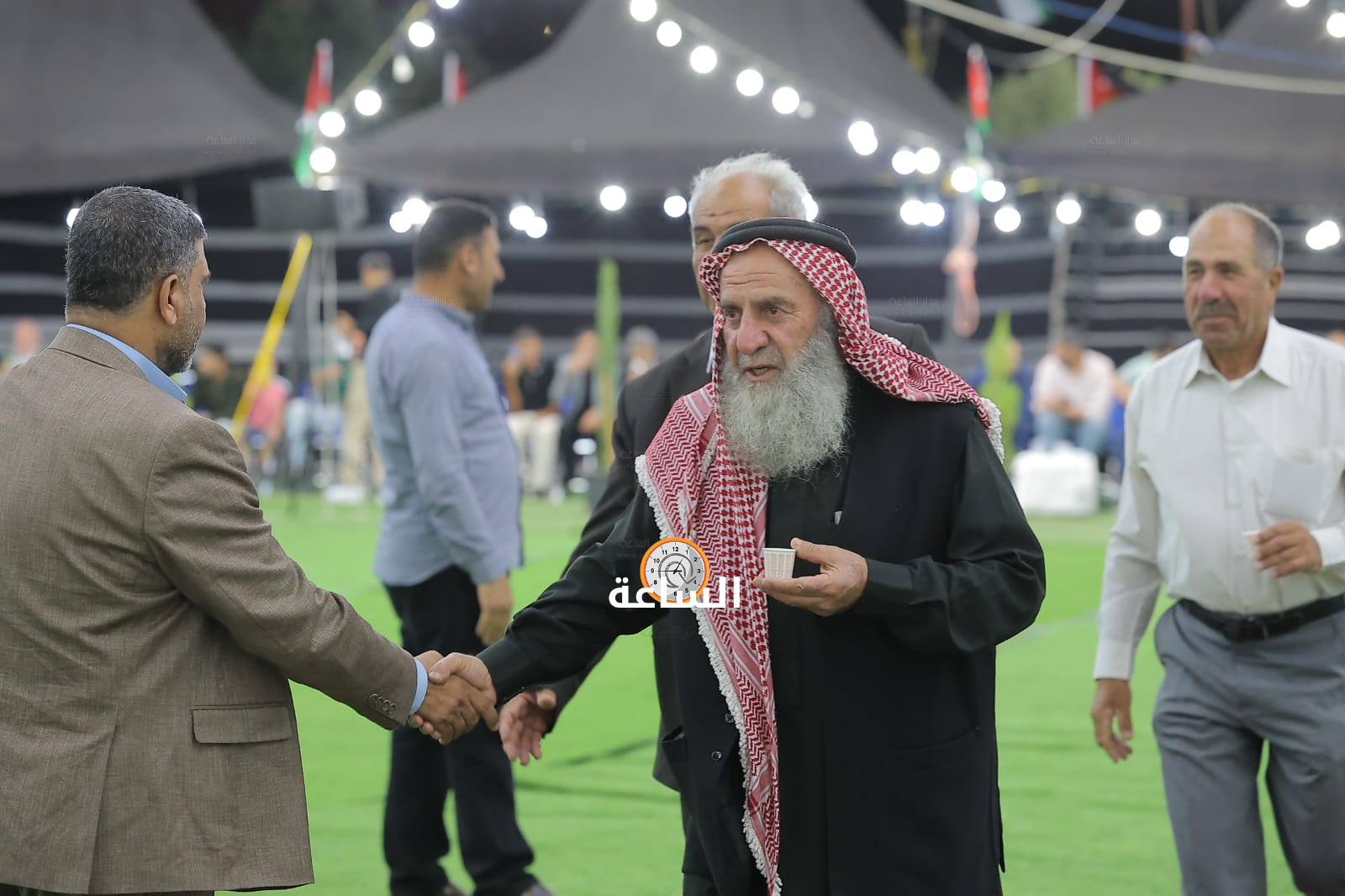Madar Al-Saa Images 0.4845817865497193