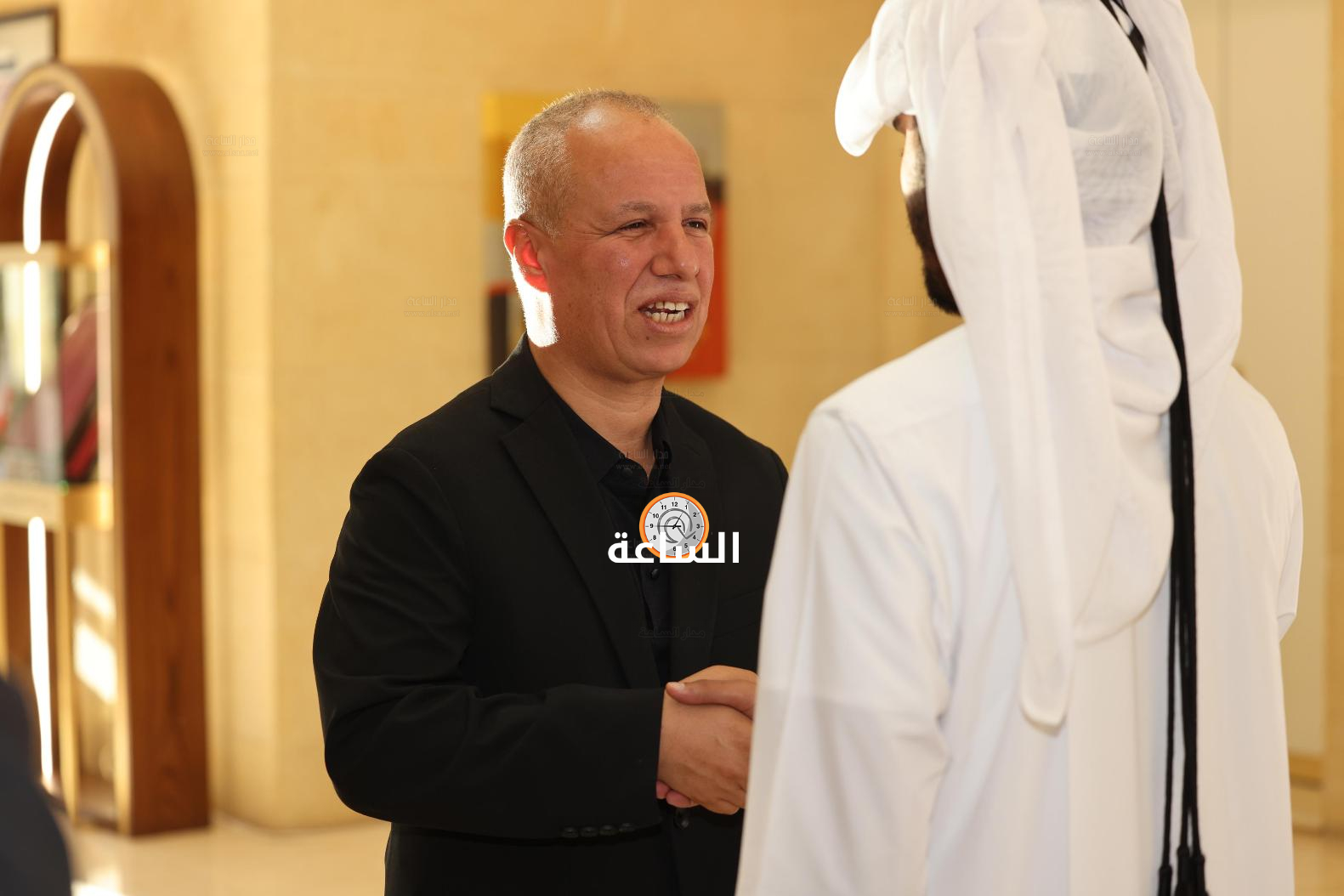 Madar Al-Saa Images 0.4564110592461684