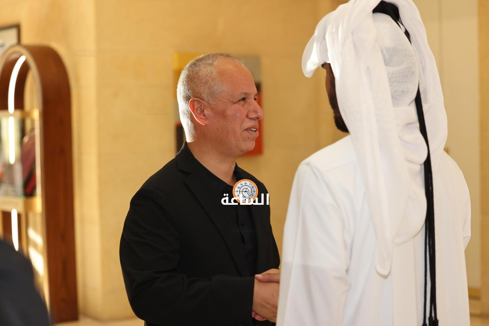 Madar Al-Saa Images 0.8531652926945898