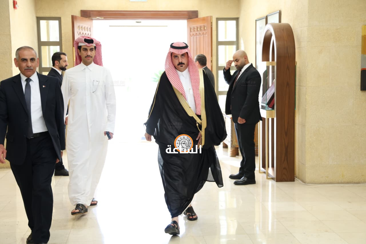 Madar Al-Saa Images 0.38548807440000743