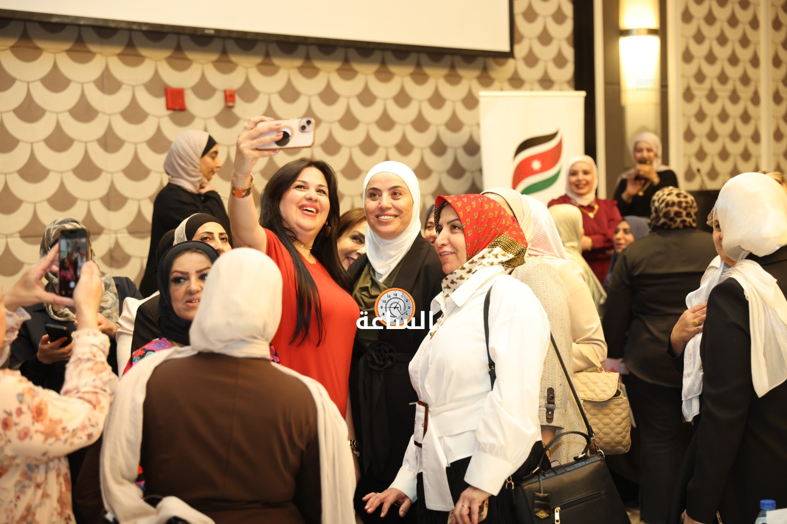 Madar Al-Saa Images 0.8536054402541778