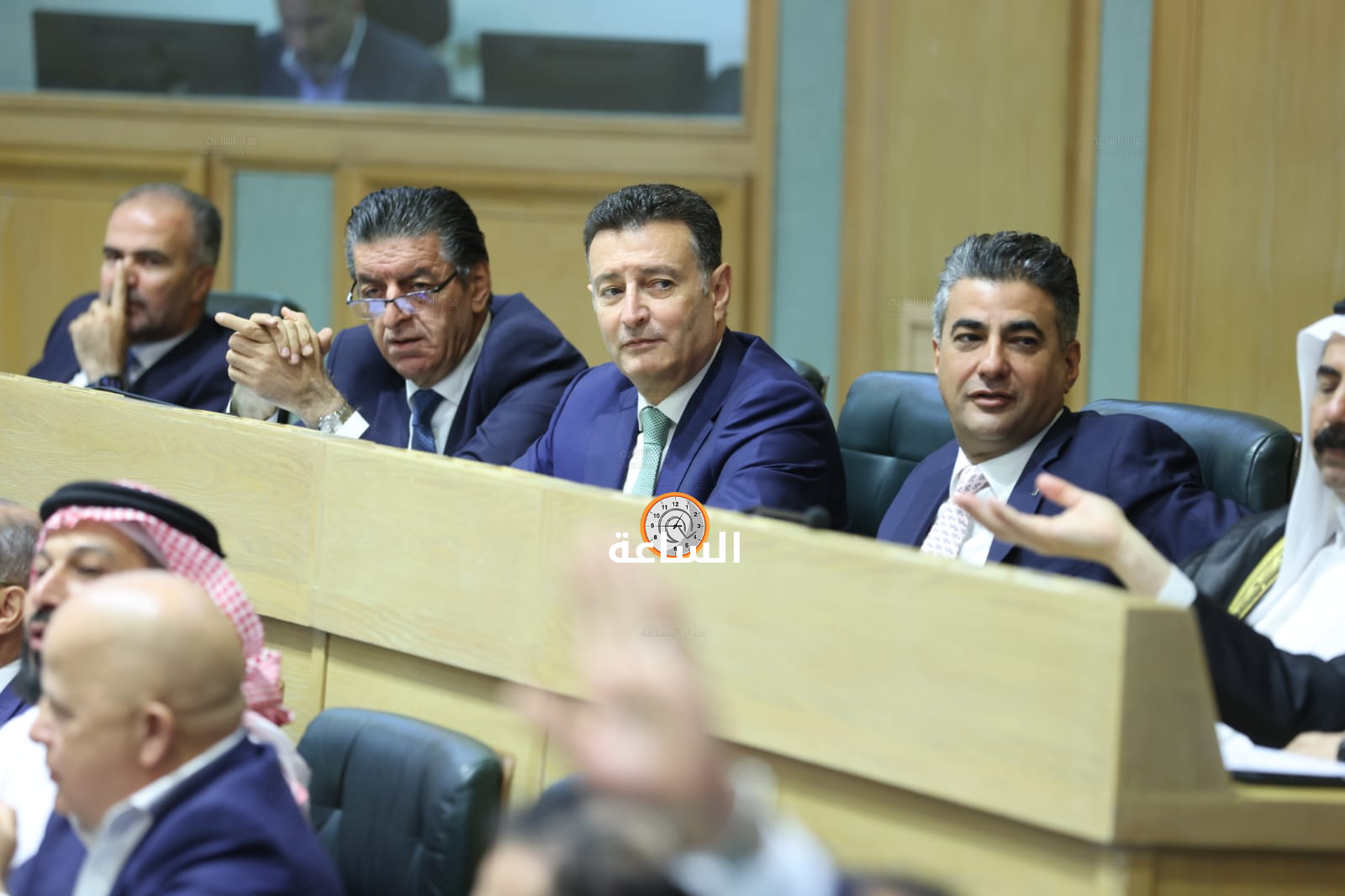 Madar Al-Saa Images 0.12919967799168397