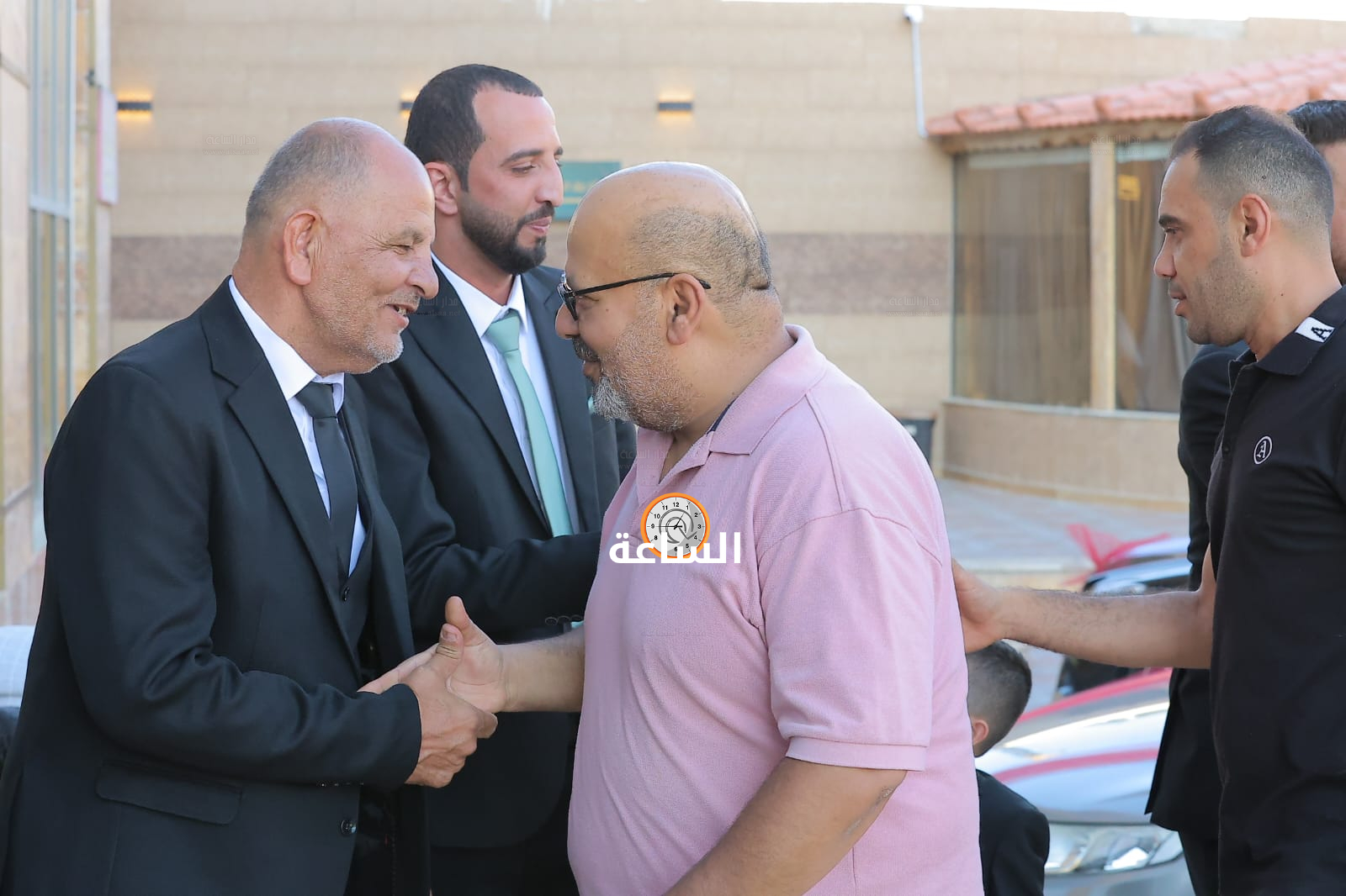 Madar Al-Saa Images 0.1850964144840792
