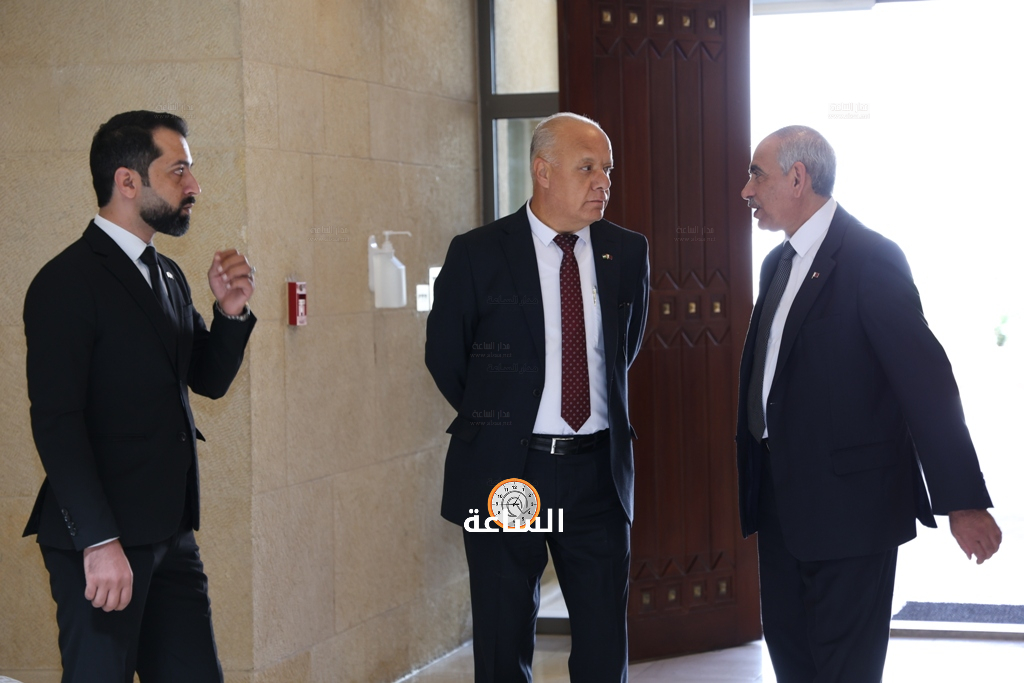 Madar Al-Saa Images 0.2997125129751944