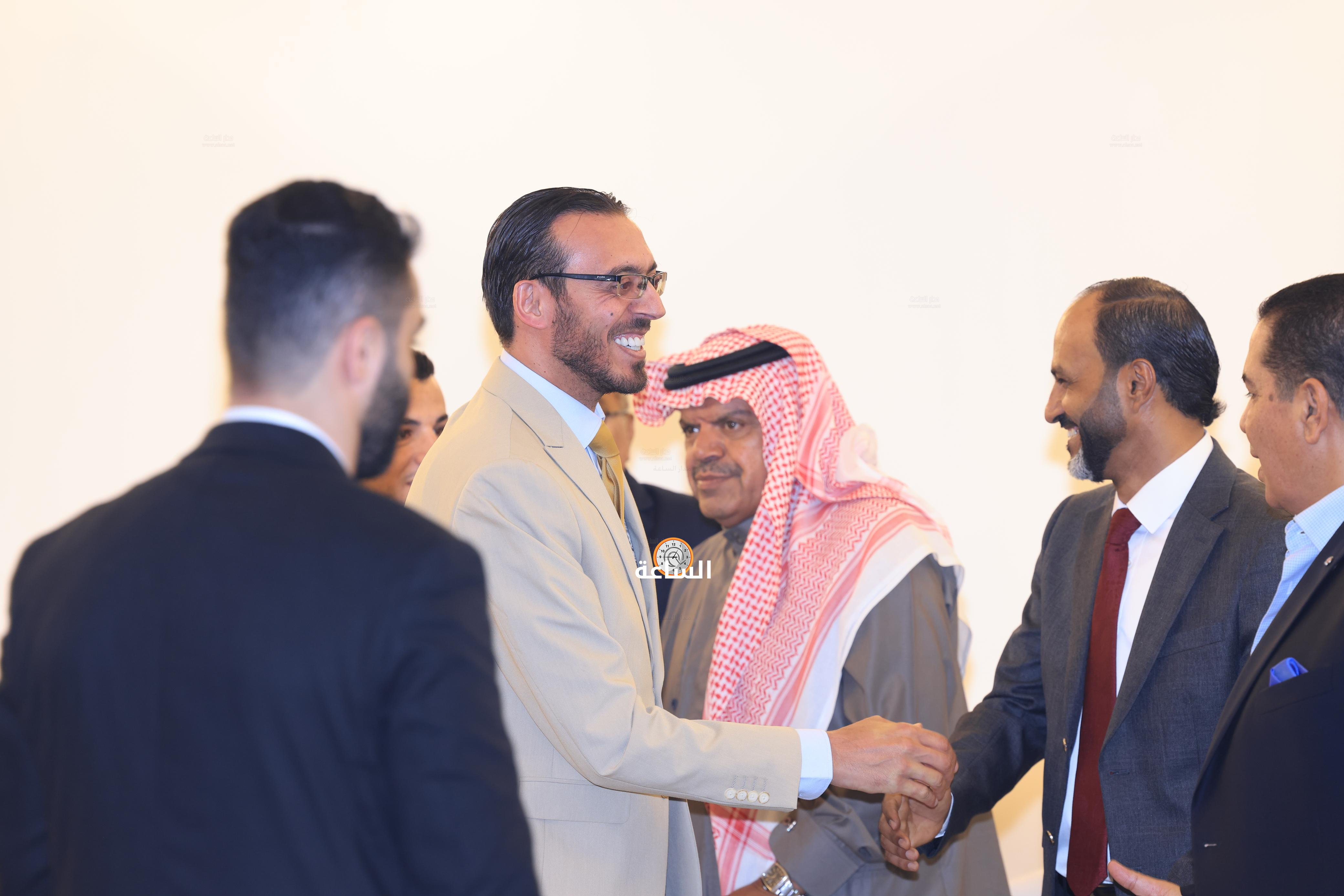 Madar Al-Saa Images 0.6132190019192039