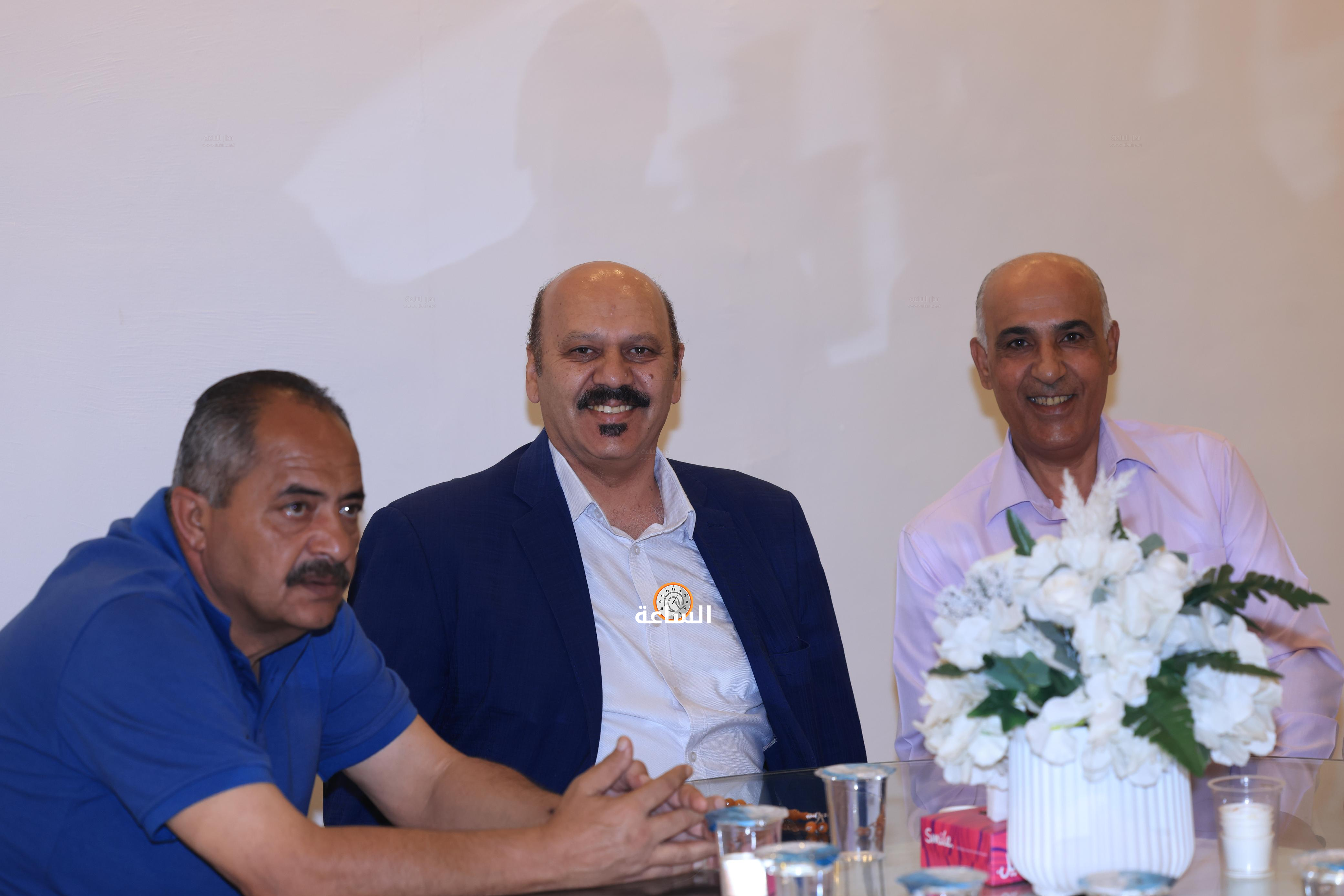 Madar Al-Saa Images 0.44387815114885254