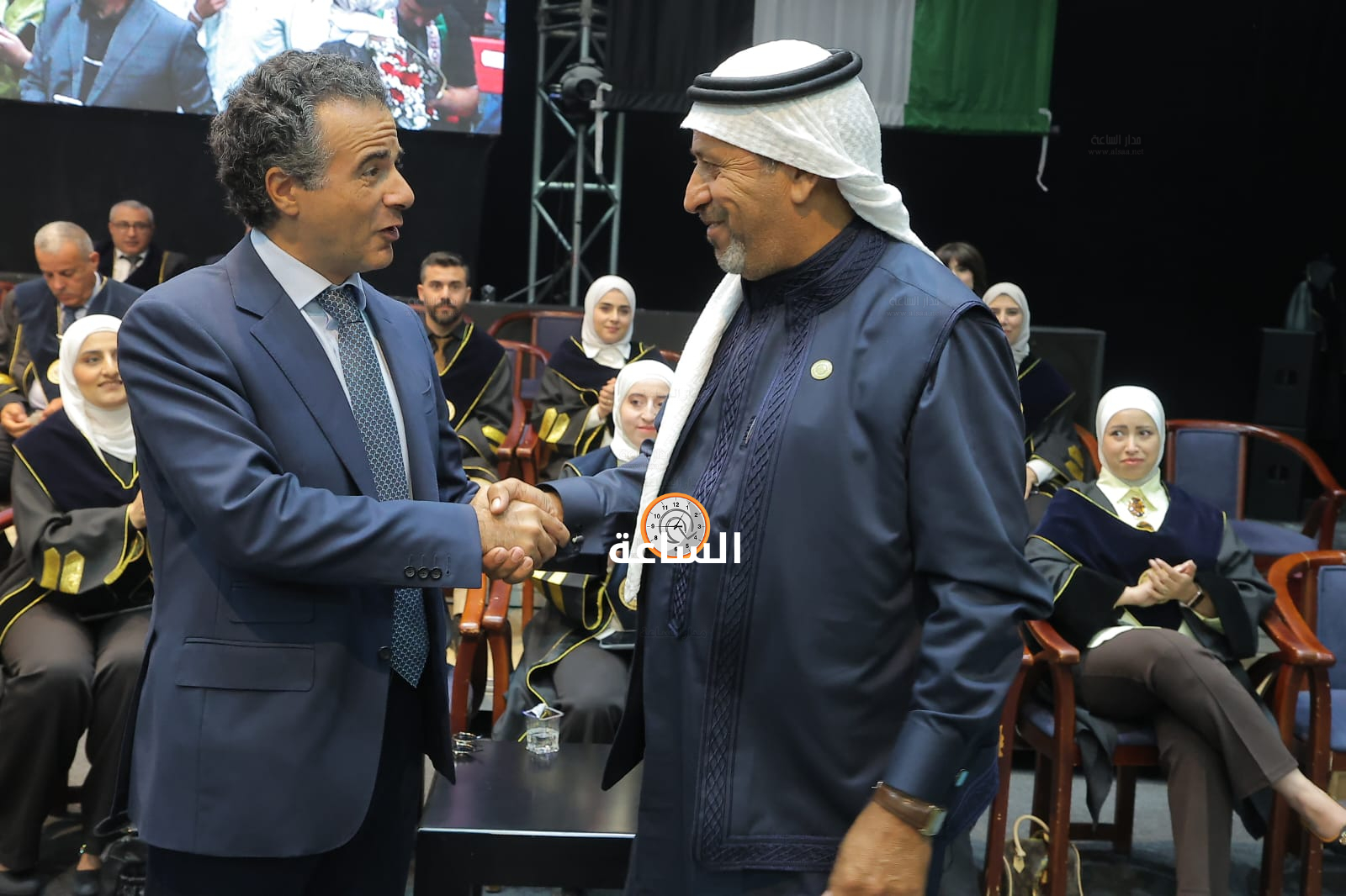 Madar Al-Saa Images 0.5700339296596156