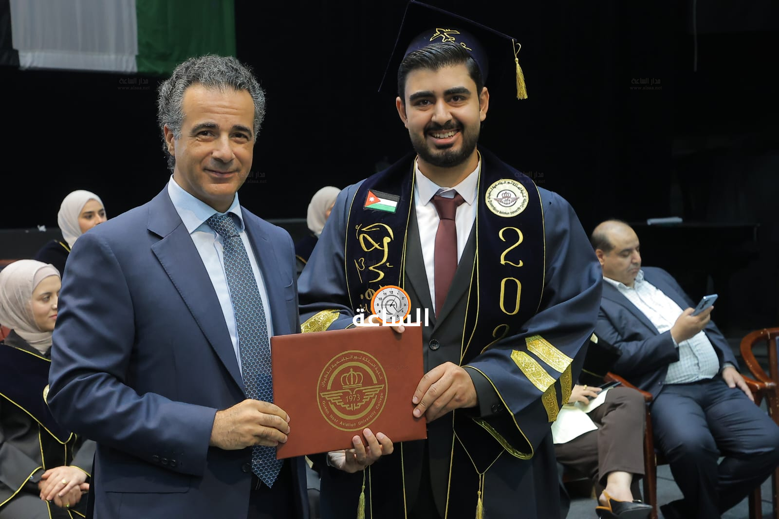 Madar Al-Saa Images 0.00032782080216975373