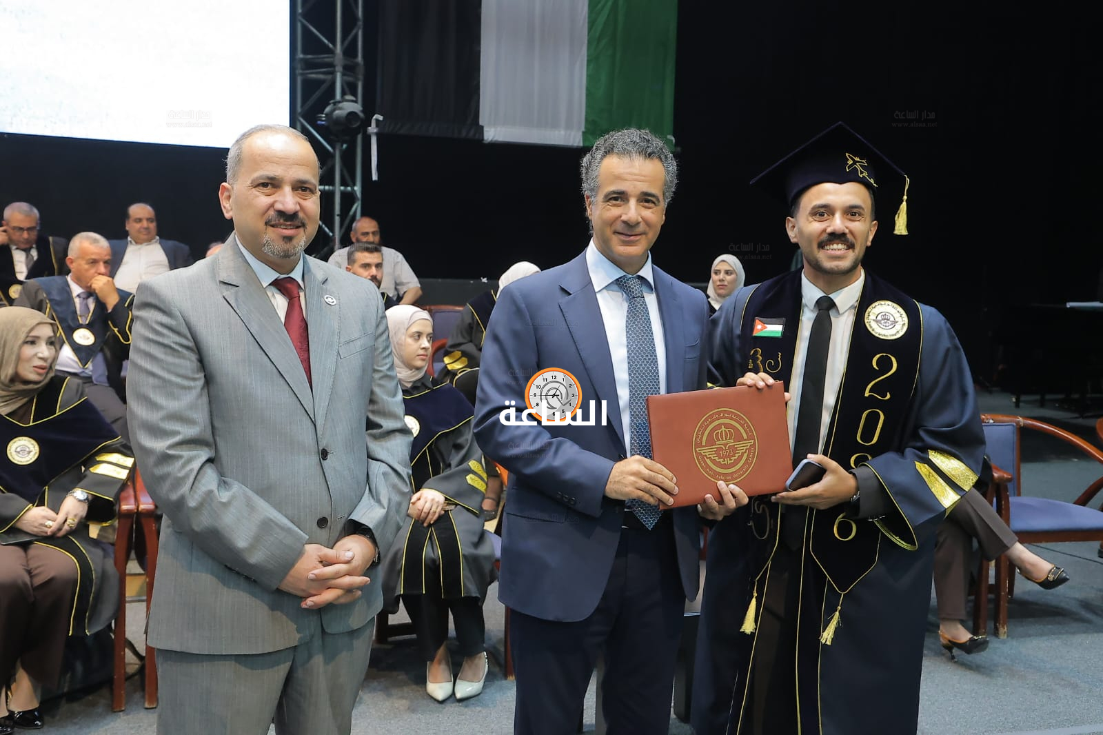 Madar Al-Saa Images 0.37520513588436