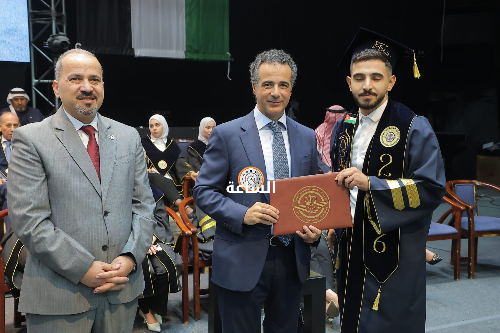 Madar Al-Saa Images 0.8796149010515646