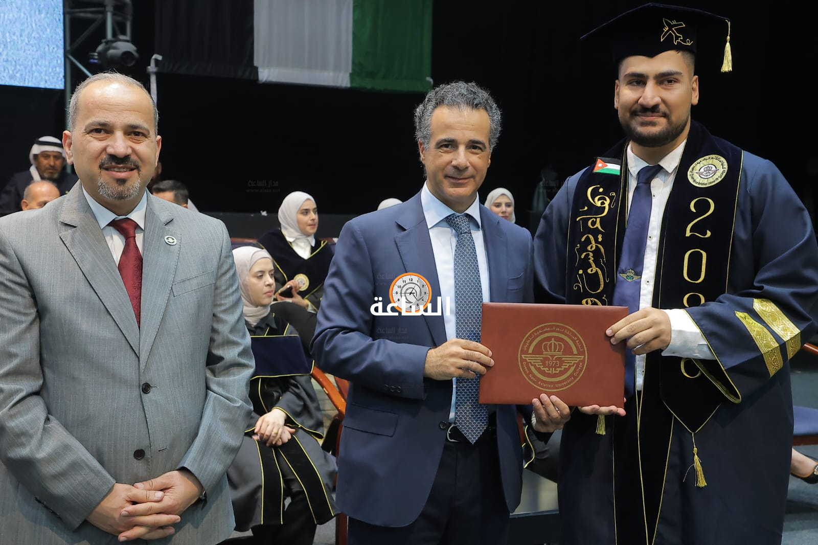 Madar Al-Saa Images 0.49960176529043465