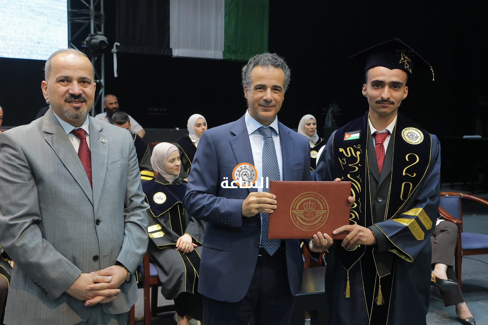 Madar Al-Saa Images 0.016573908272456972