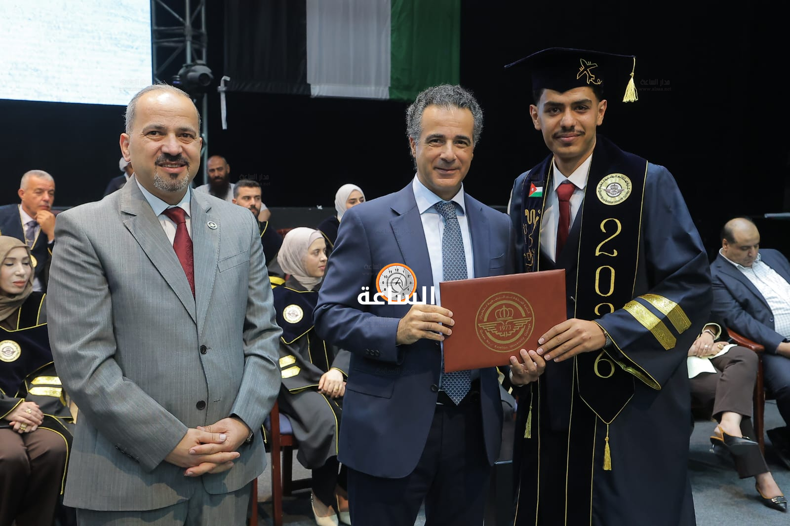 Madar Al-Saa Images 0.4553975350653896