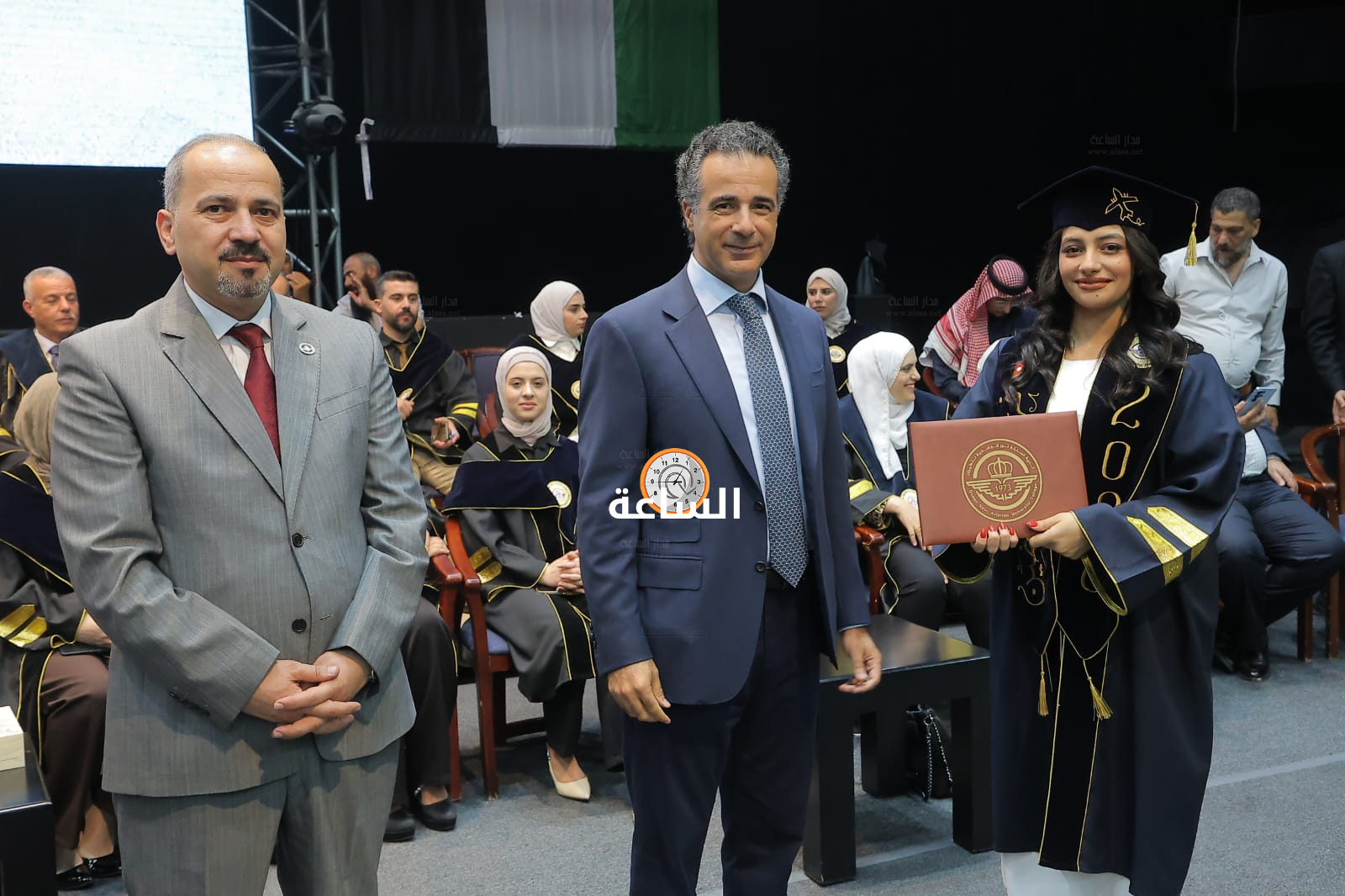 Madar Al-Saa Images 0.4509419185851502