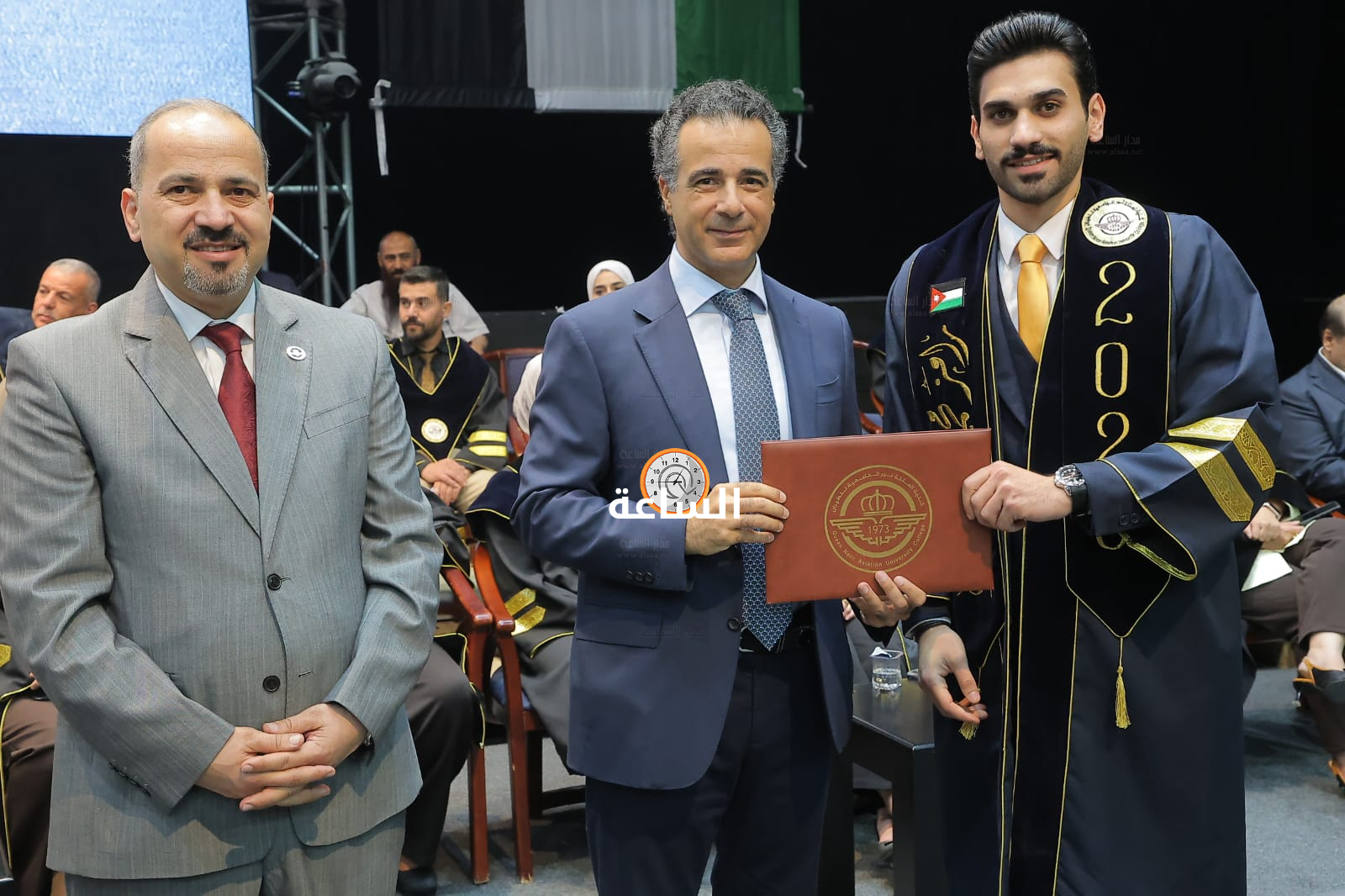 Madar Al-Saa Images 0.9898780491230139