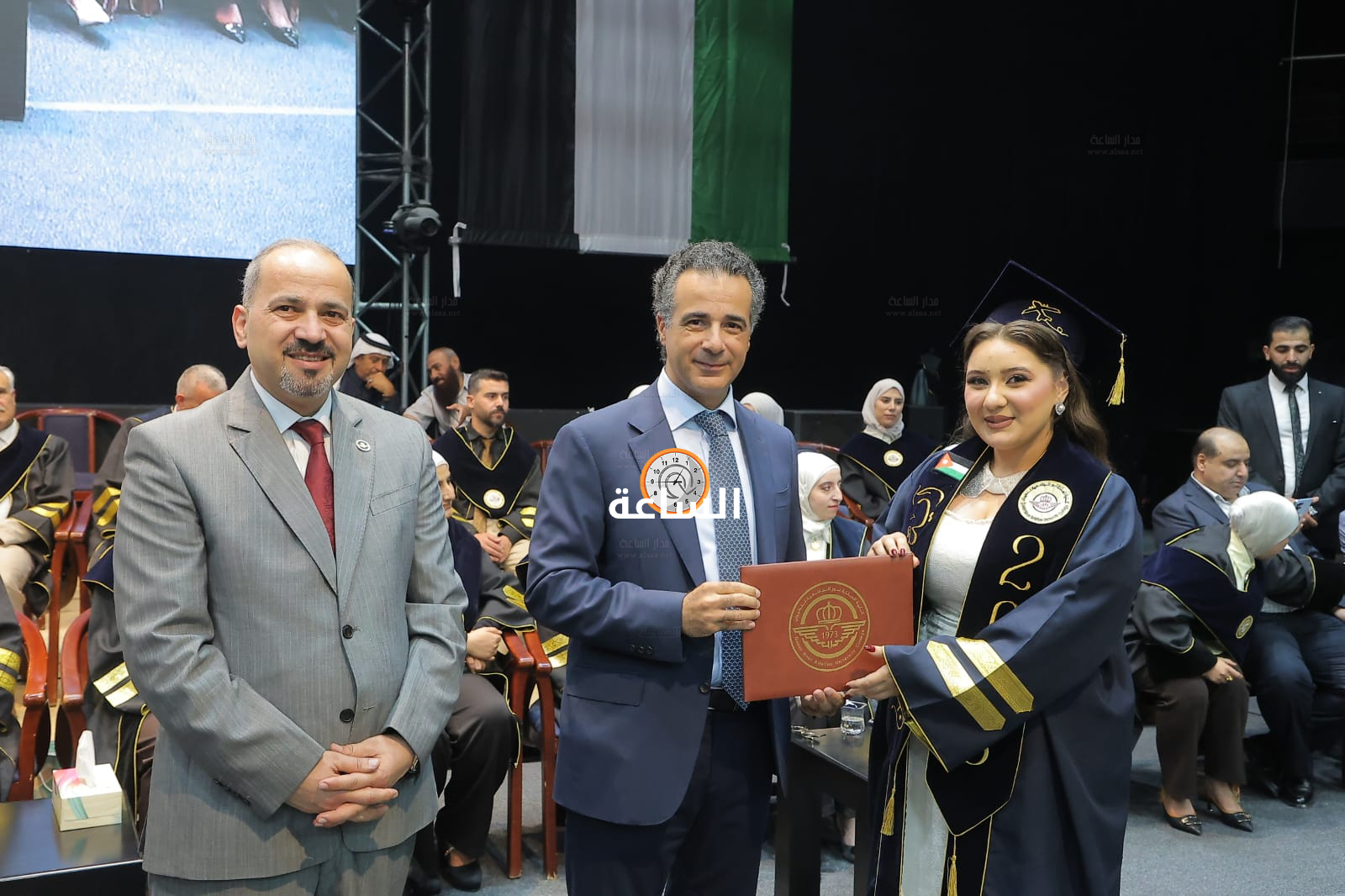Madar Al-Saa Images 0.49720957744669725