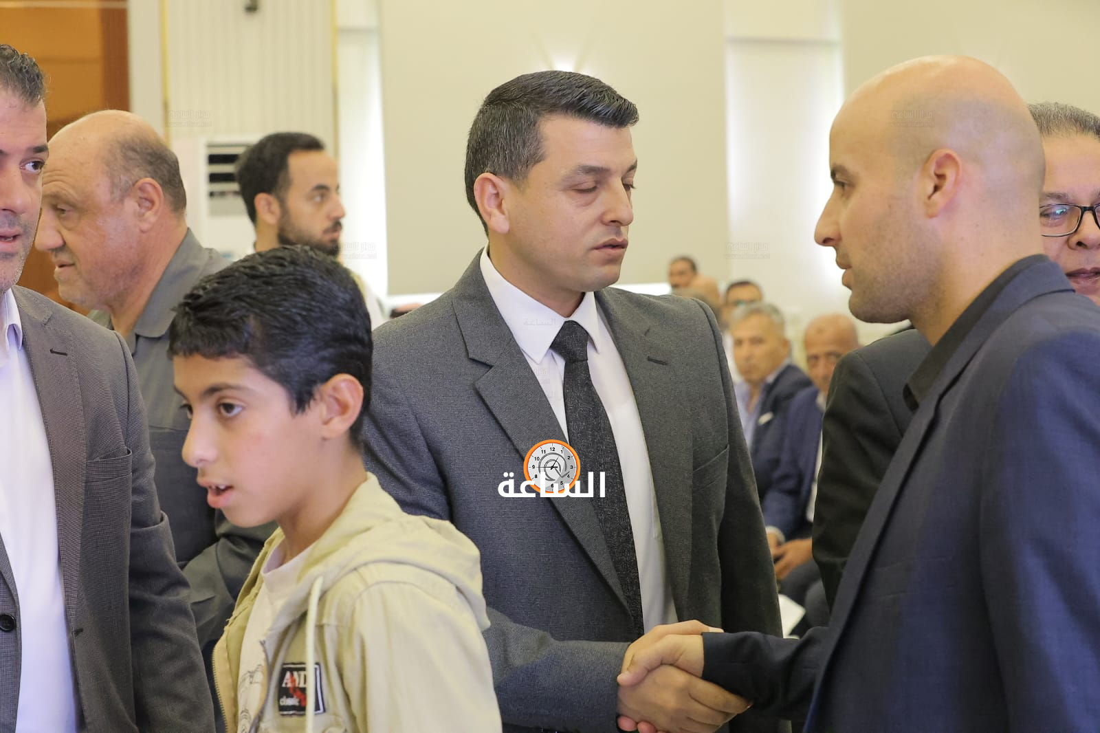Madar Al-Saa Images 0.18377702082619174