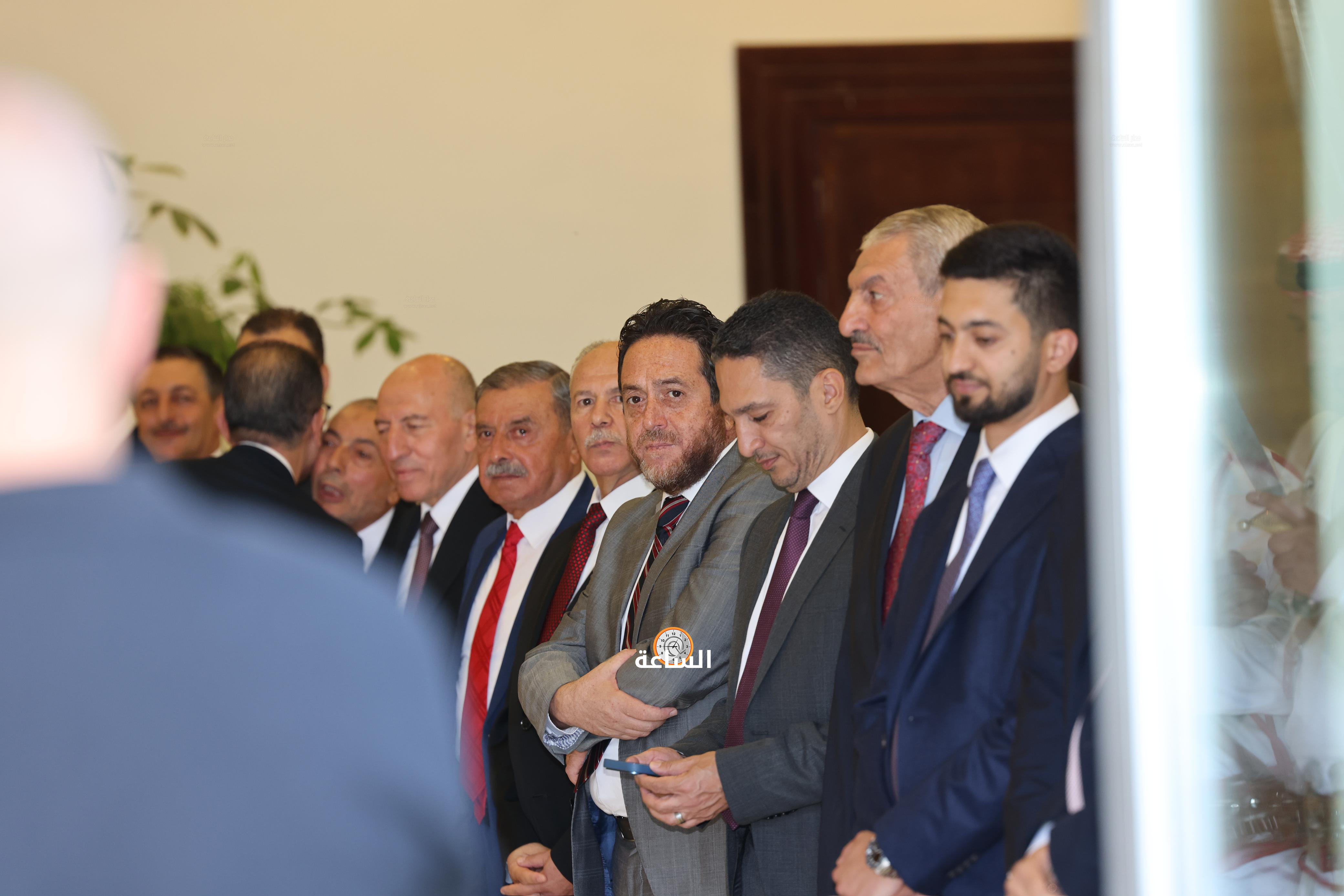 Madar Al-Saa Images 0.6476544131536061