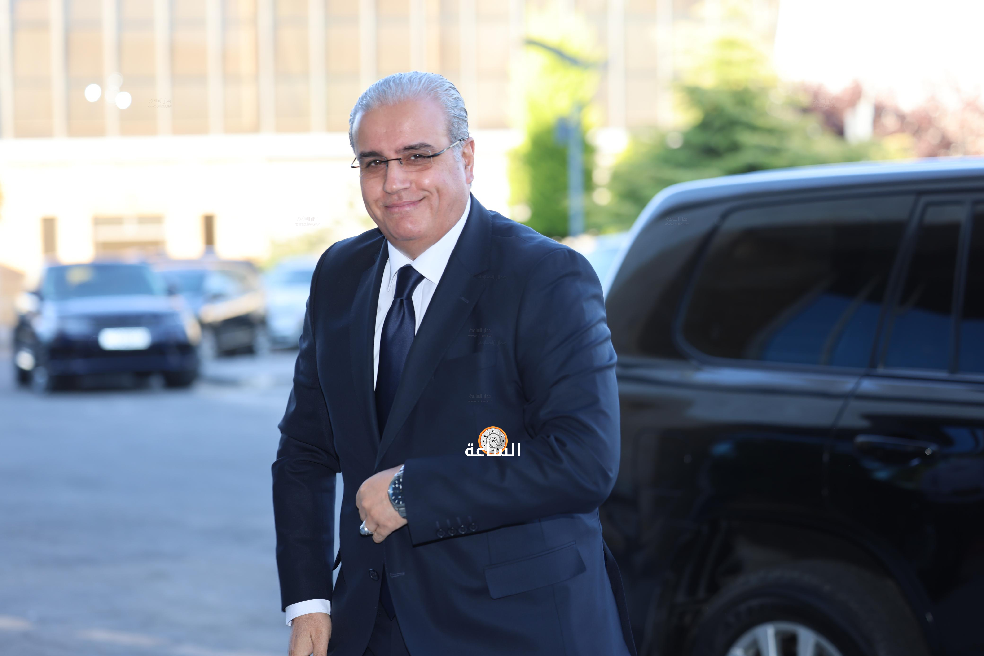 Madar Al-Saa Images 0.6186025505710391