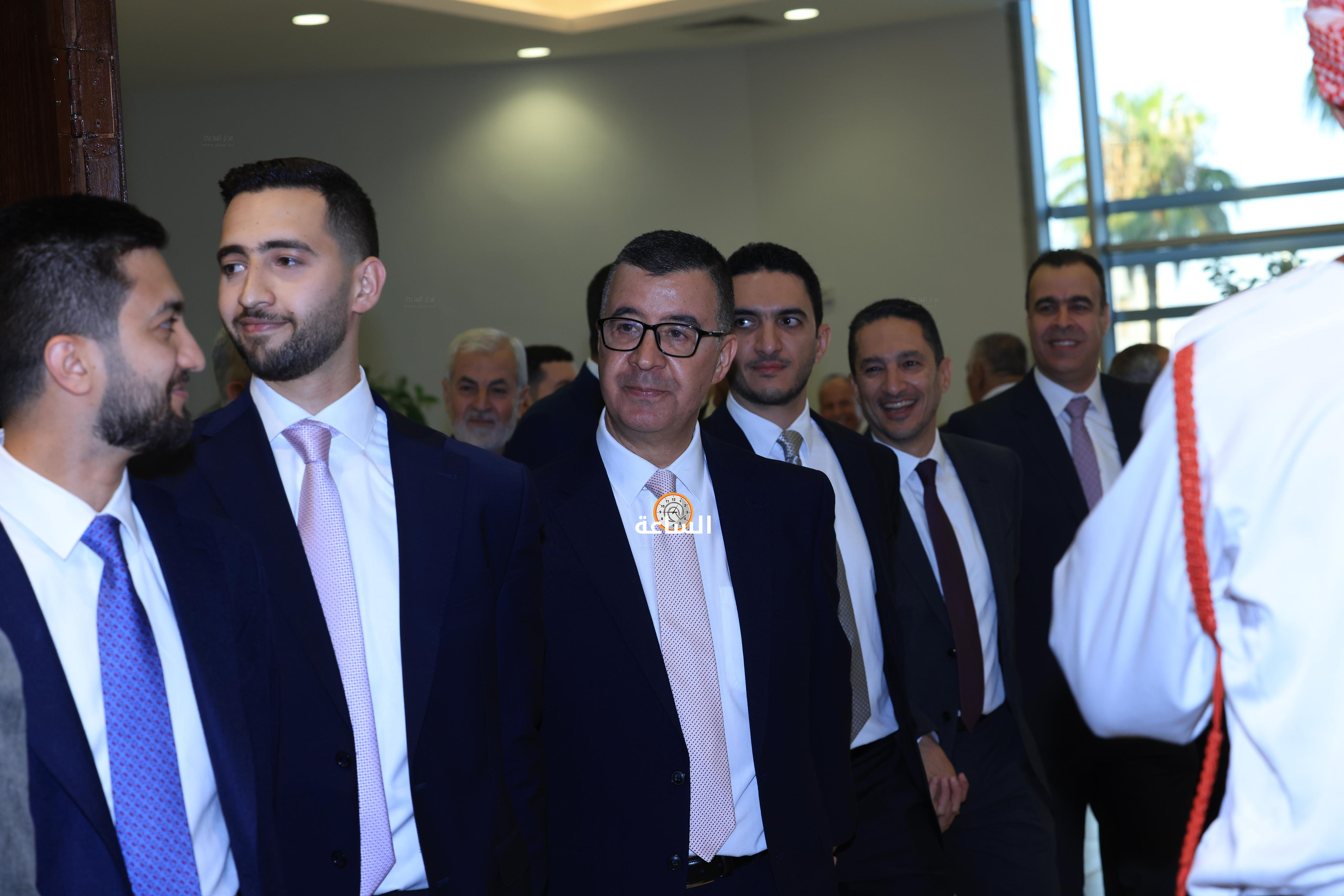 Madar Al-Saa Images 0.3932638520565893