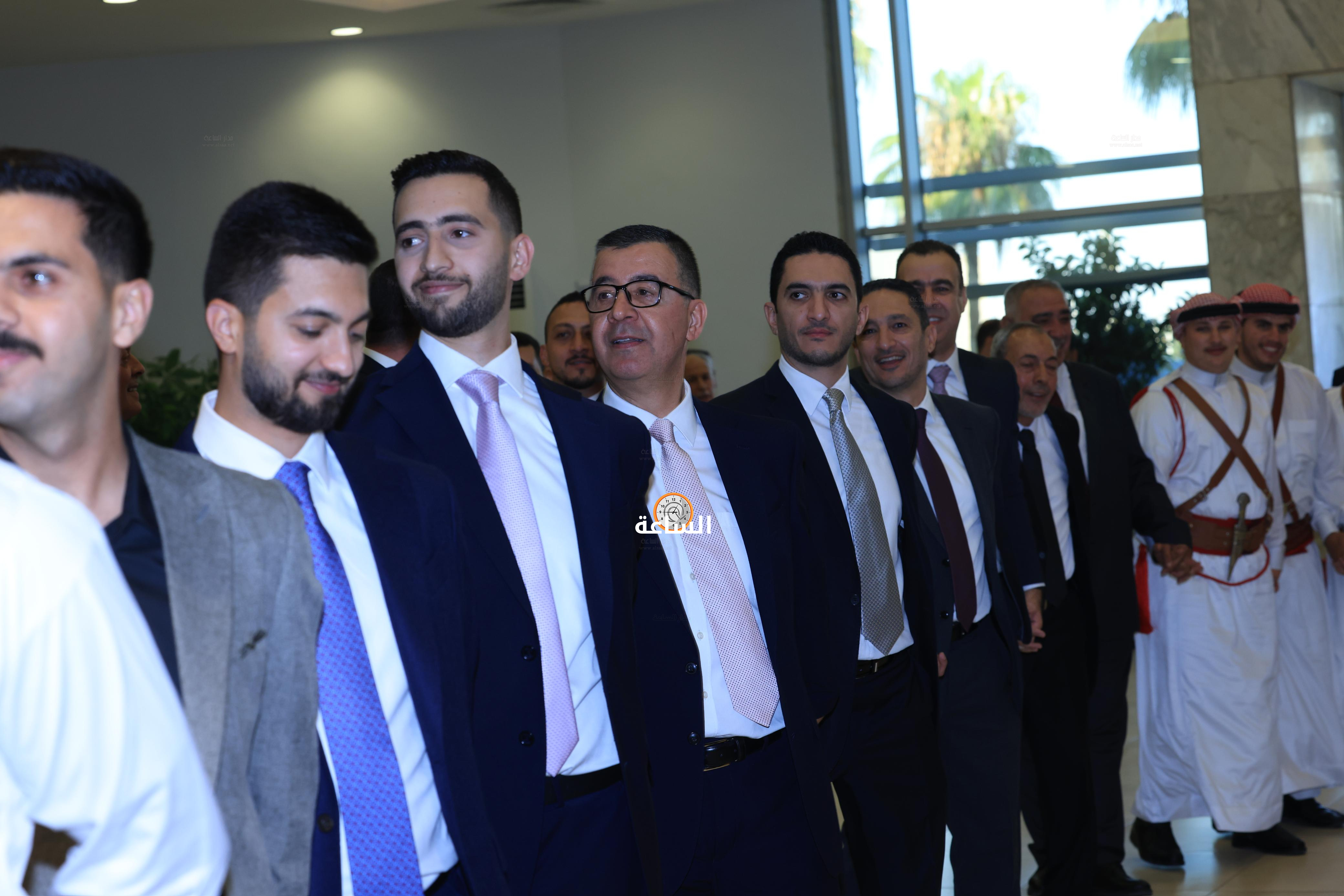Madar Al-Saa Images 0.8151140799179022