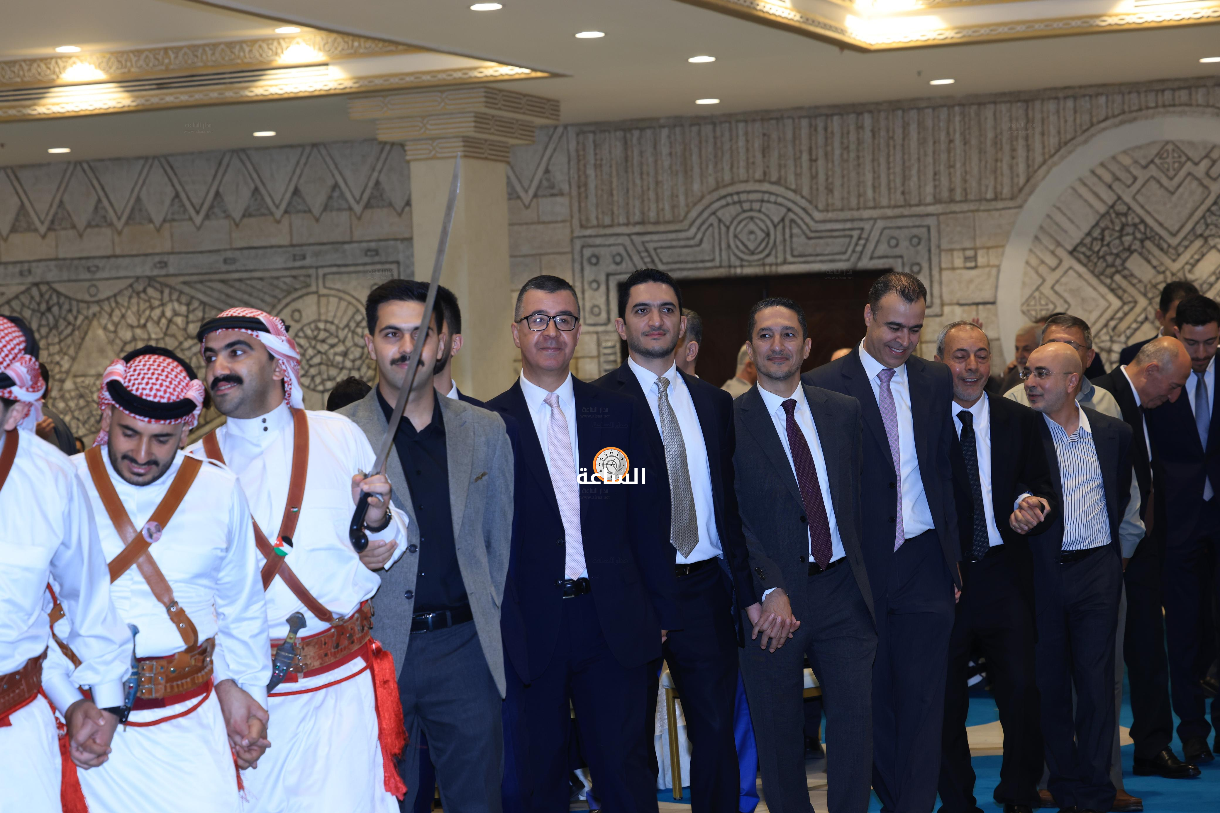 Madar Al-Saa Images 0.8938606371566025