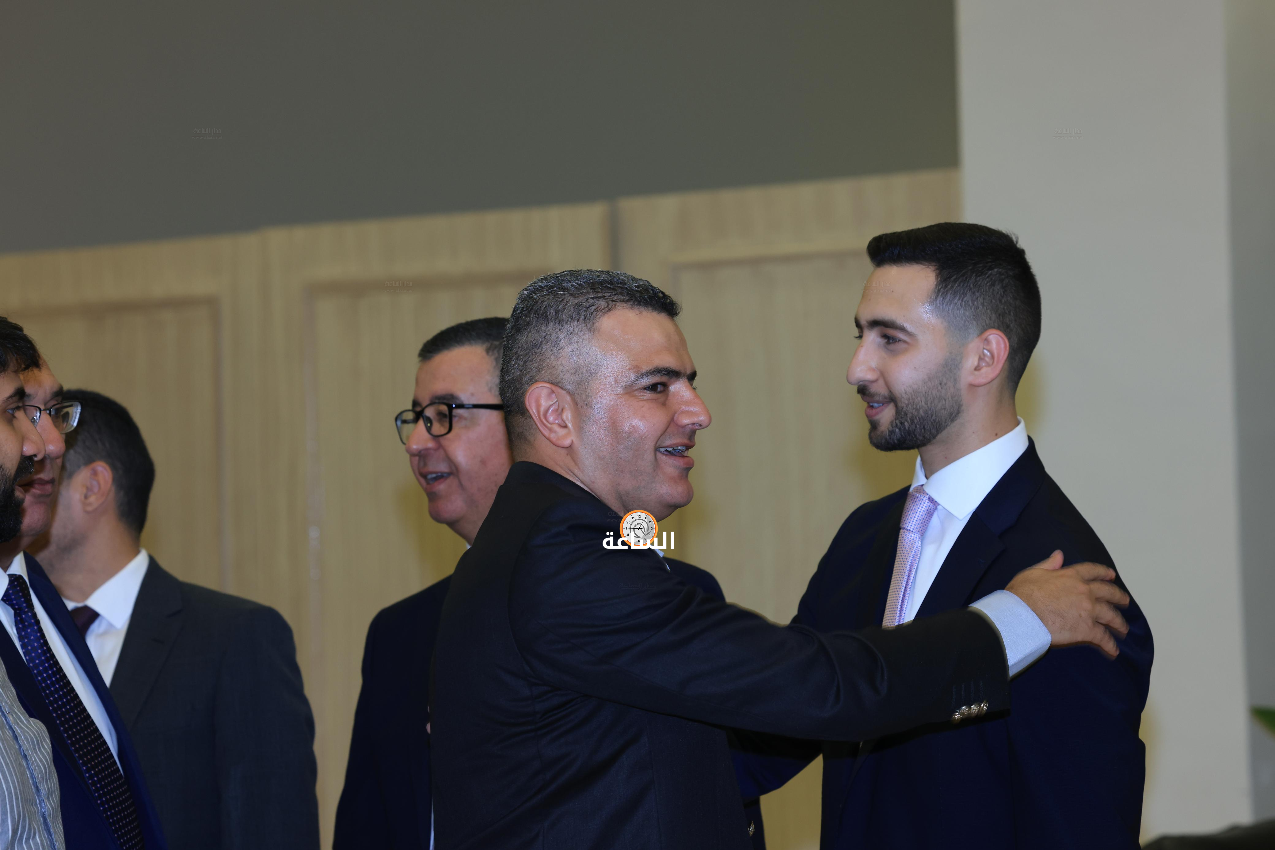 Madar Al-Saa Images 0.011338044129001745