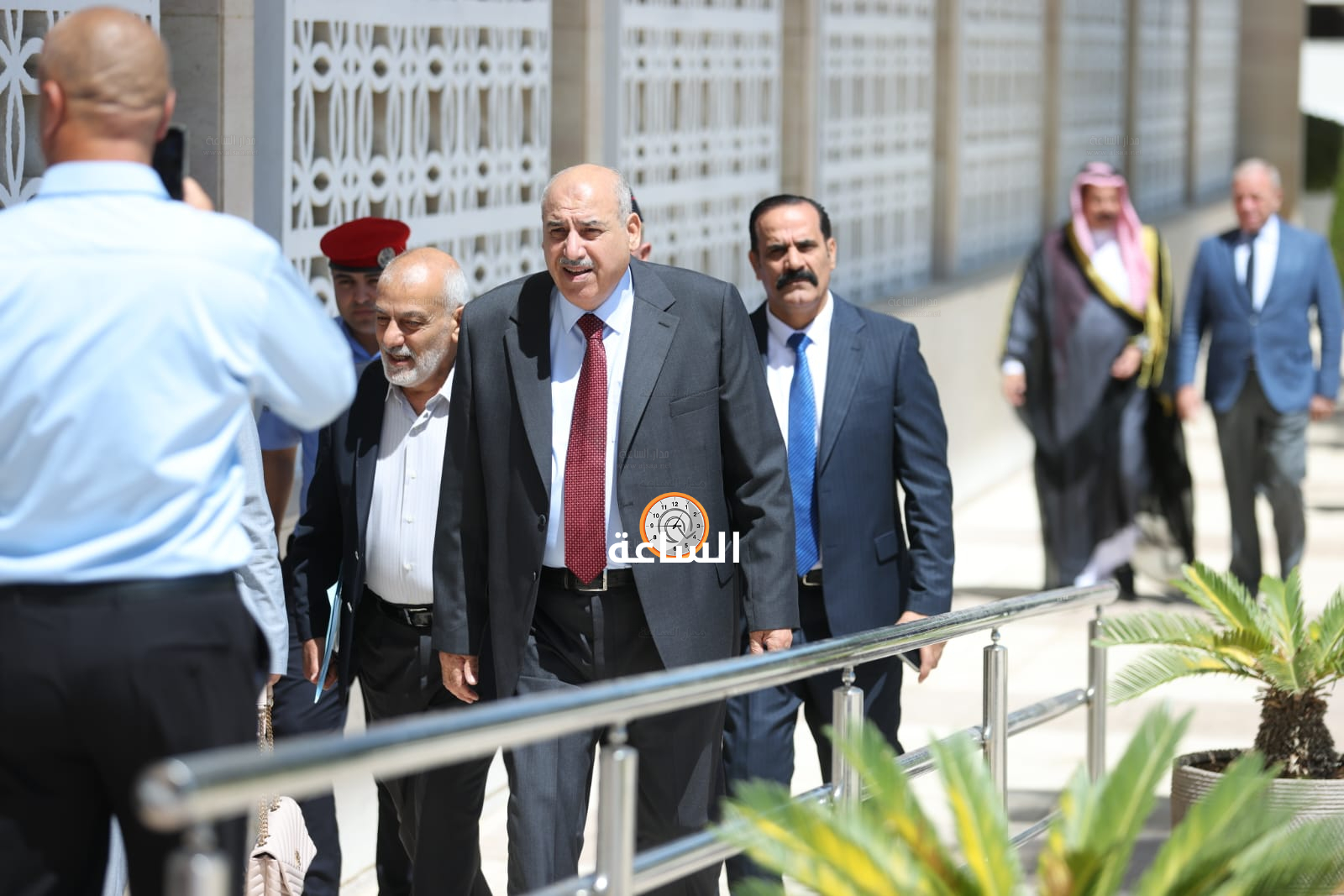 Madar Al-Saa Images 0.5101055061292177