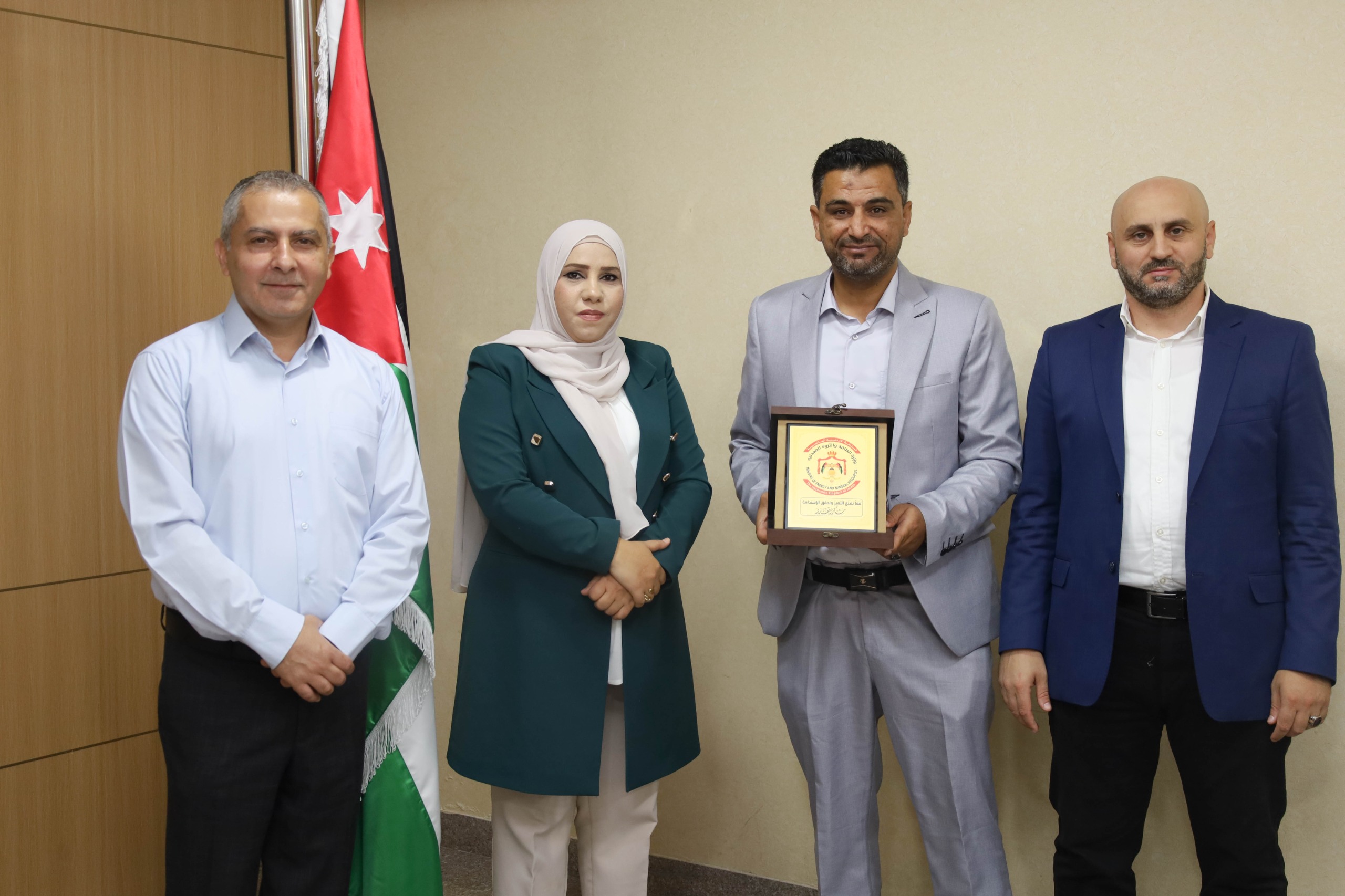 Madar Al-Saa Images 0.6700349780090542