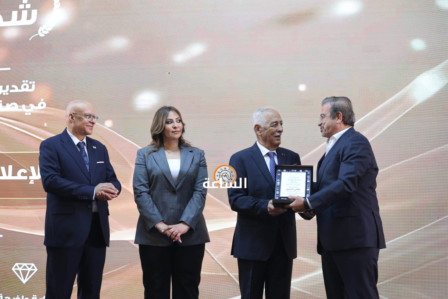 Madar Al-Saa Images 0.257245098634582