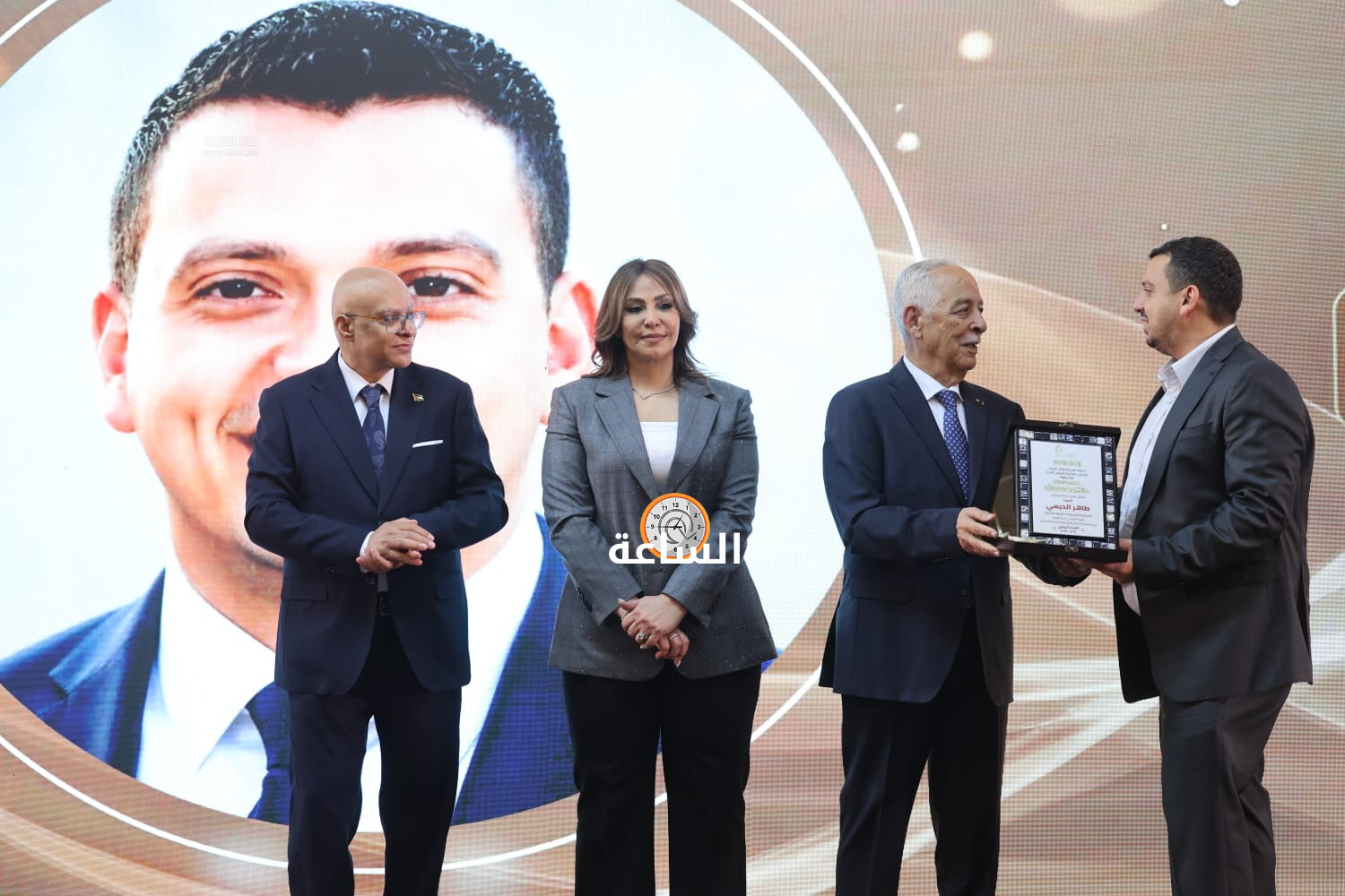 Madar Al-Saa Images 0.37225039313940245