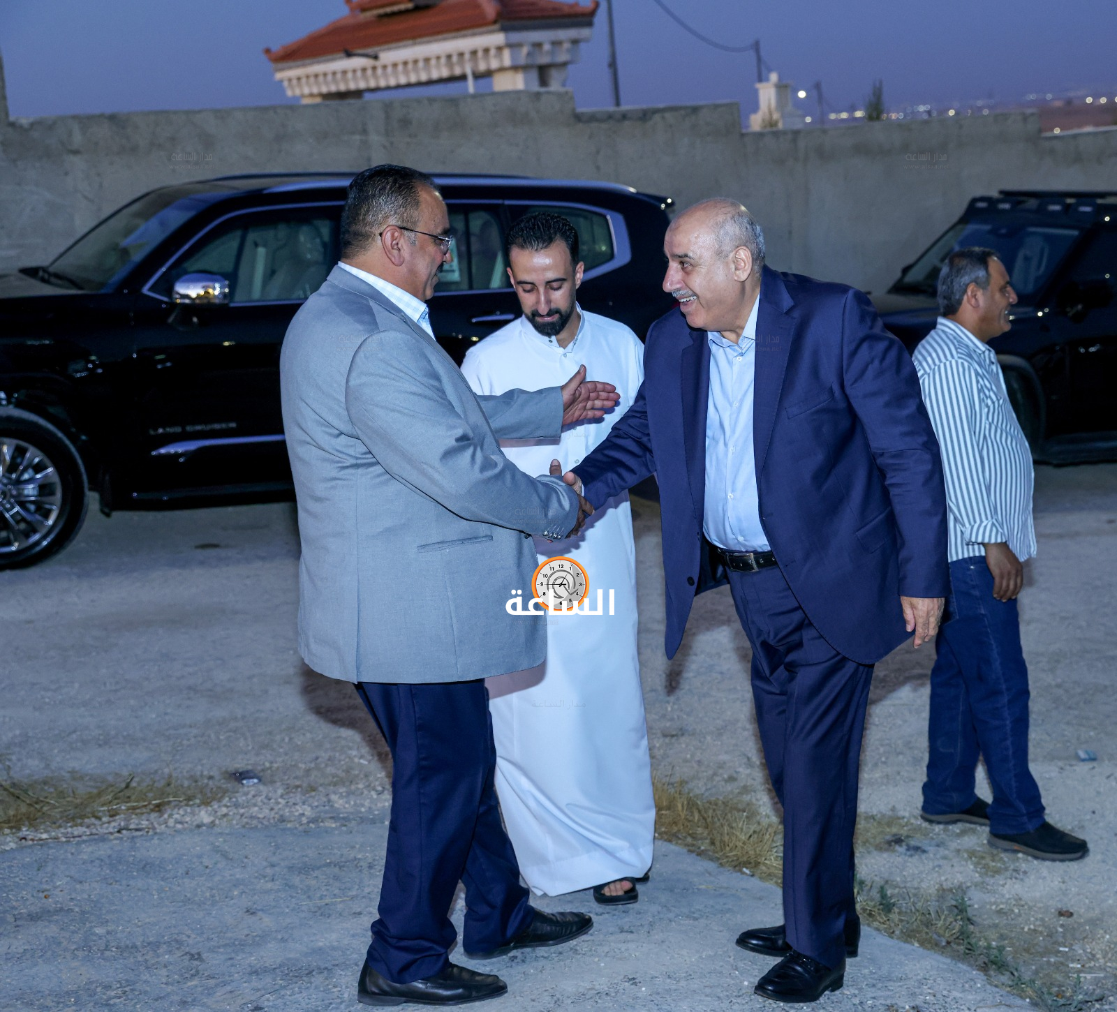 Madar Al-Saa Images 0.8327832358785171