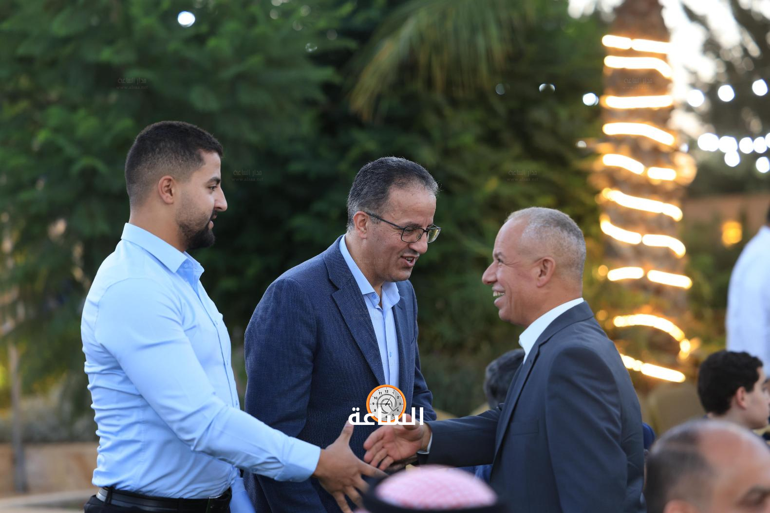 Madar Al-Saa Images 0.9098025924435607