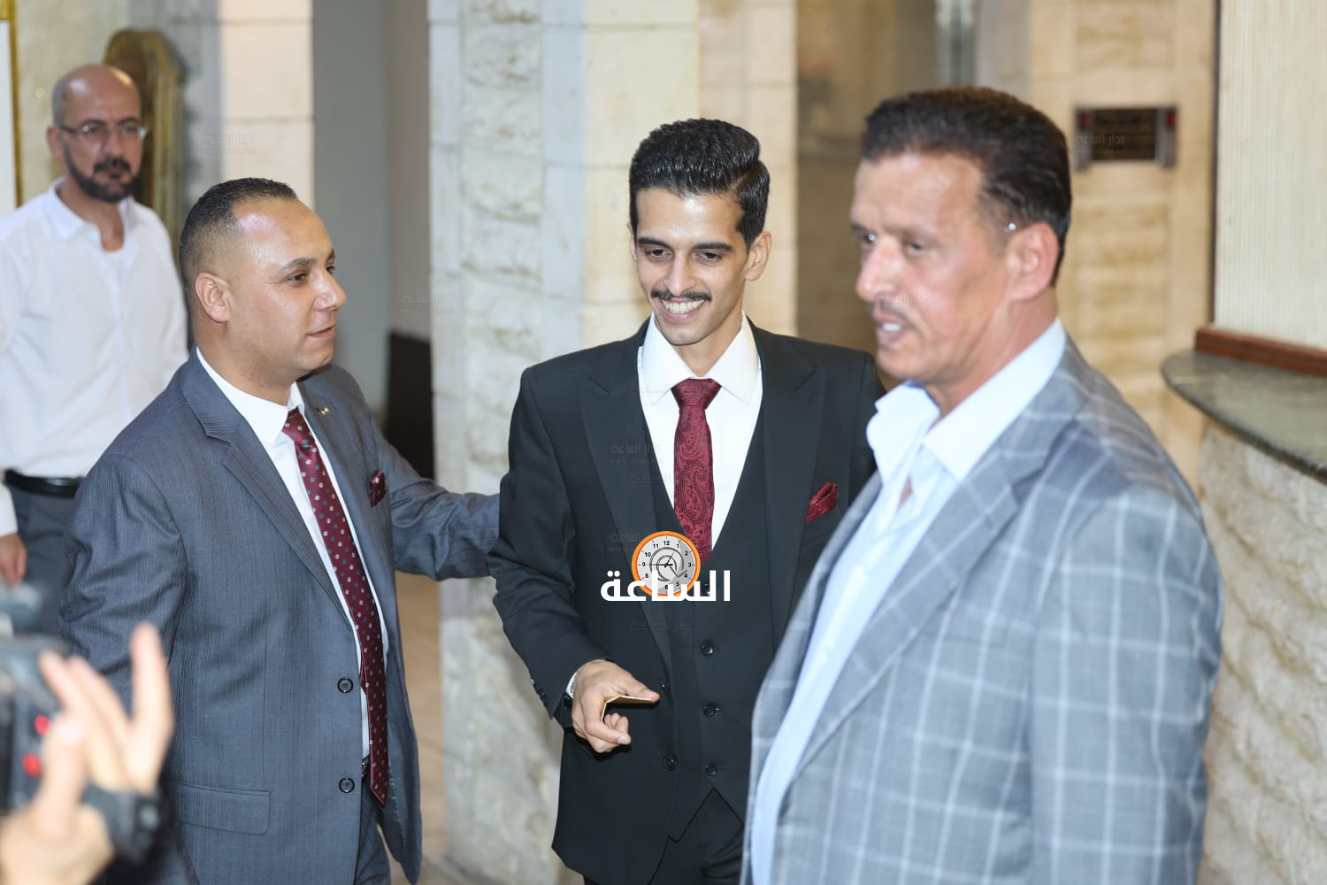 Madar Al-Saa Images 0.8870017048351247