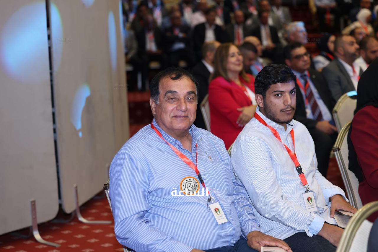 Madar Al-Saa Images 0.3639125527832877