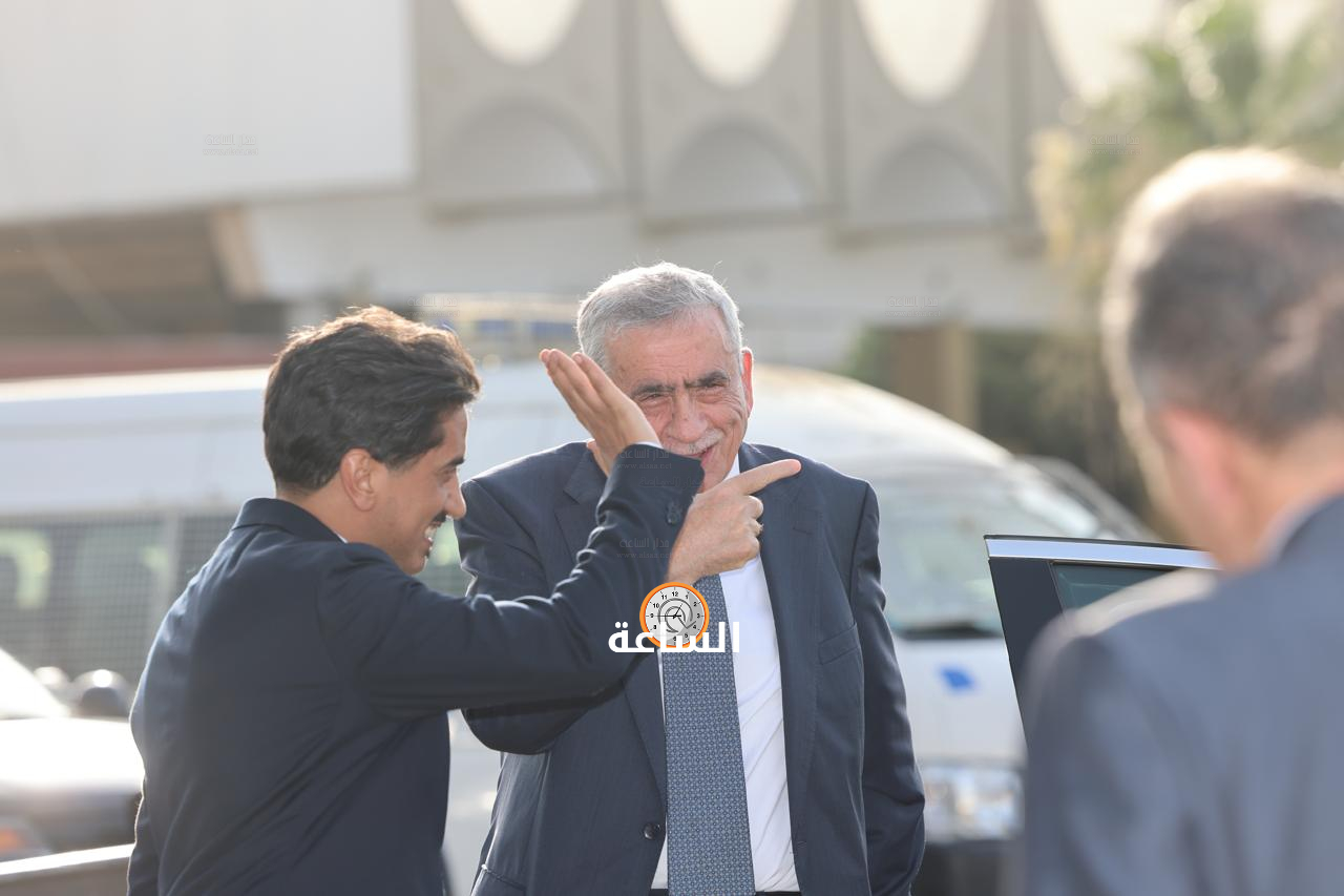 Madar Al-Saa Images 0.6866455074348794