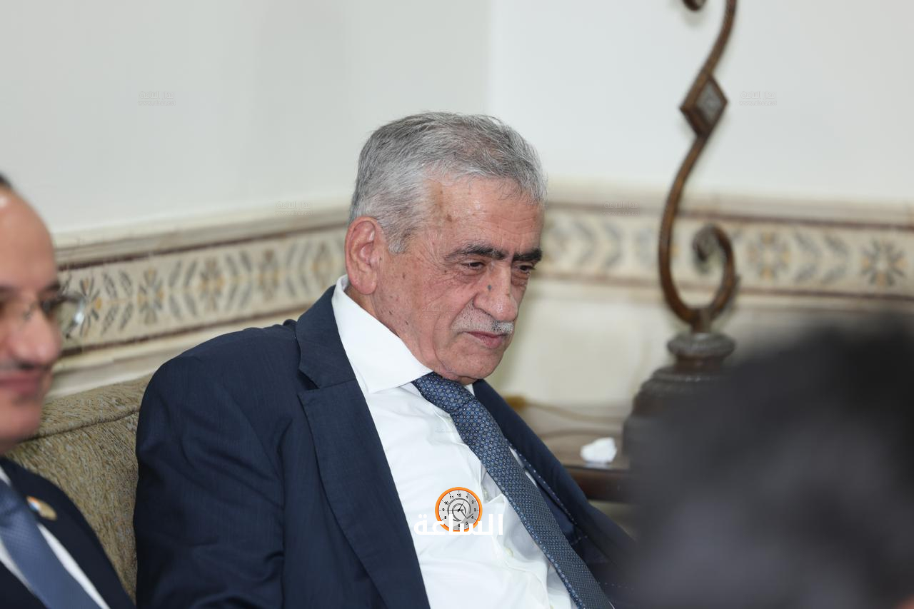 Madar Al-Saa Images 0.4834833644537033