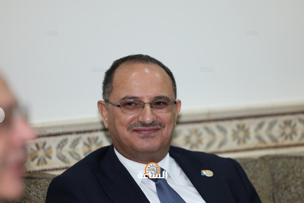 Madar Al-Saa Images 0.10121865241206118
