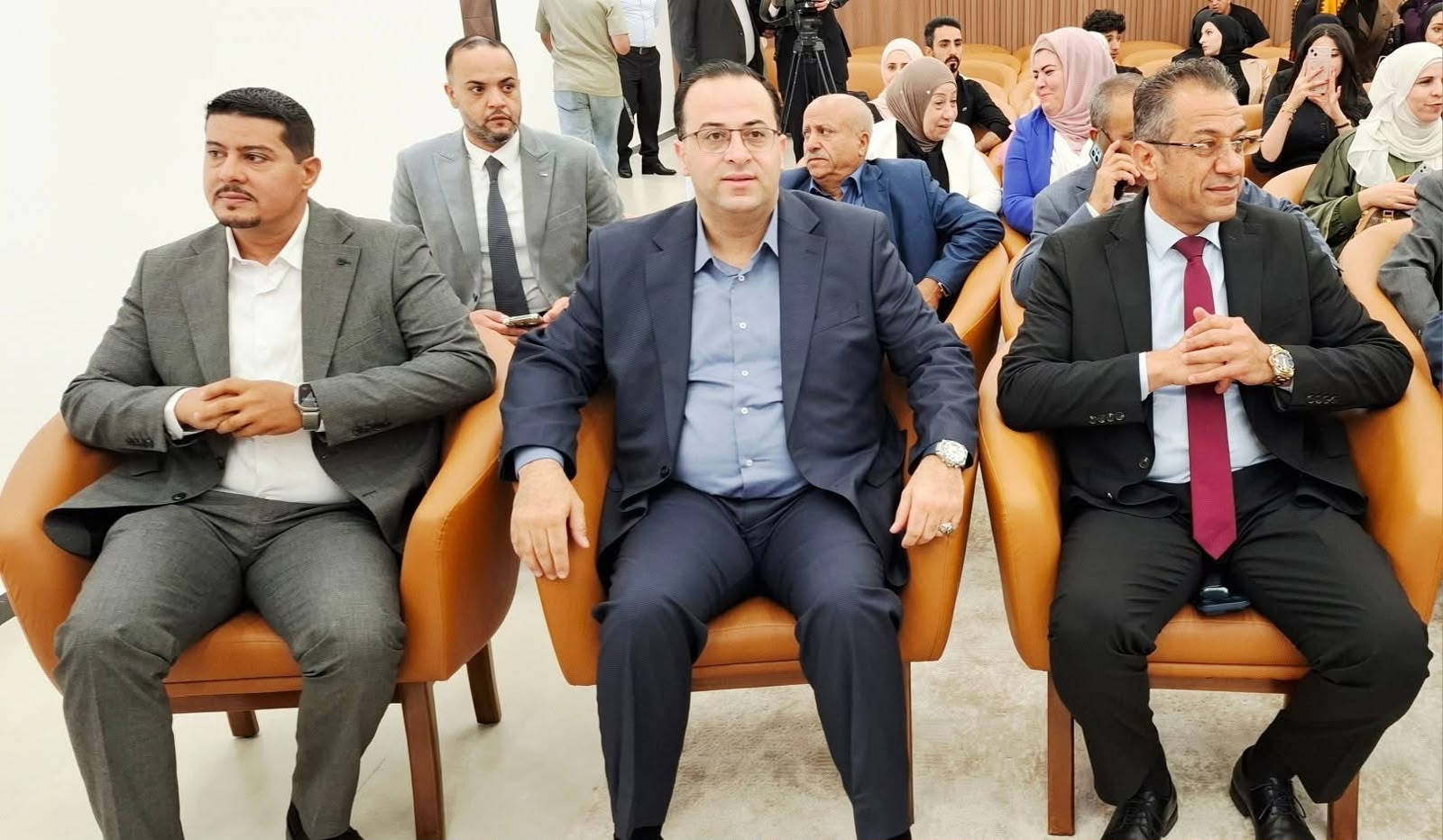 Madar Al-Saa Images 0.003530075345930639