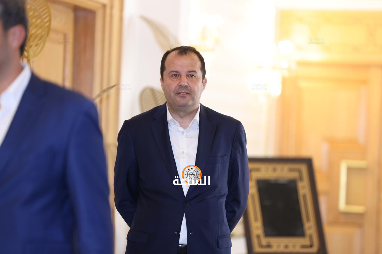 Madar Al-Saa Images 0.9204466603276423