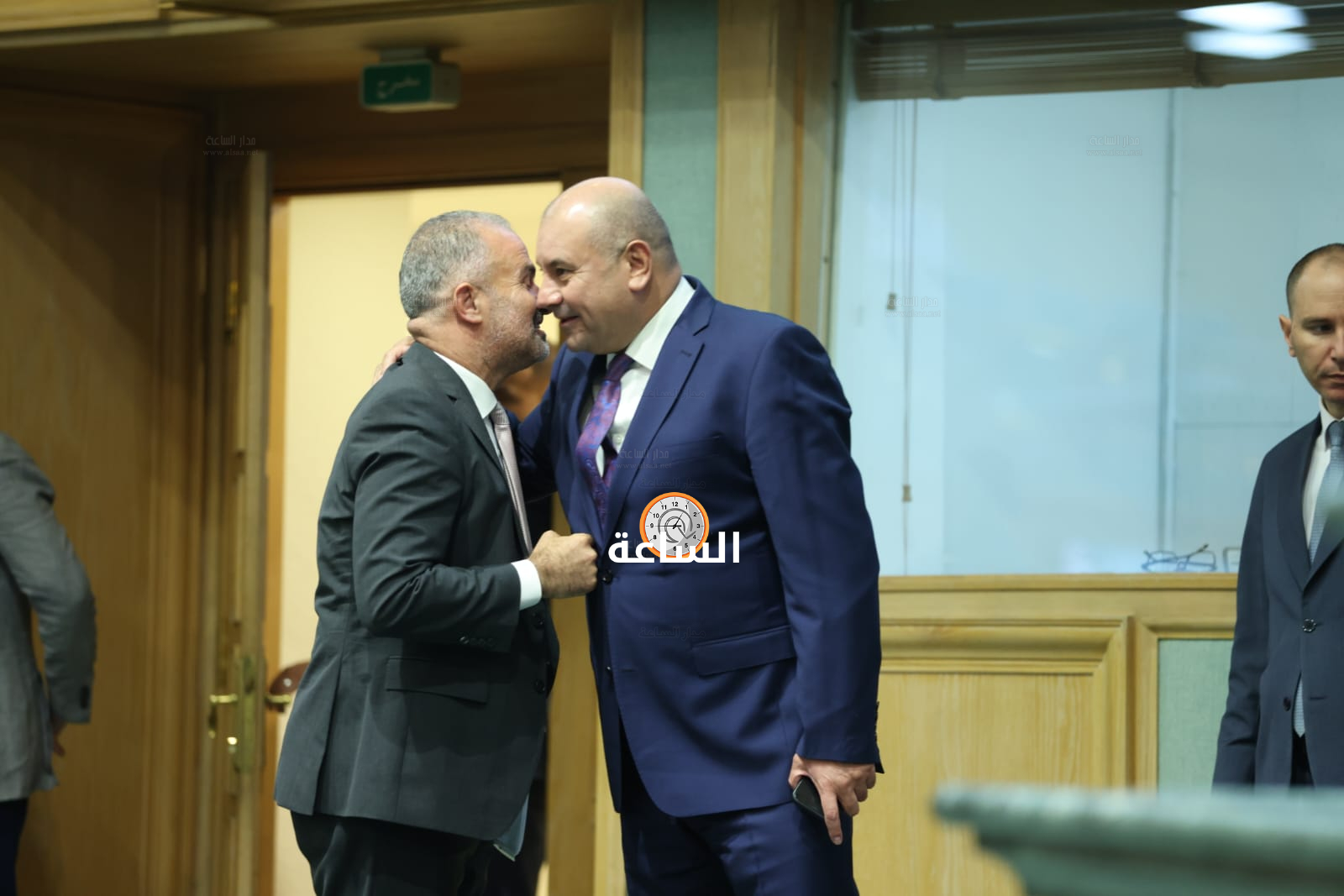 Madar Al-Saa Images 0.571160825505928