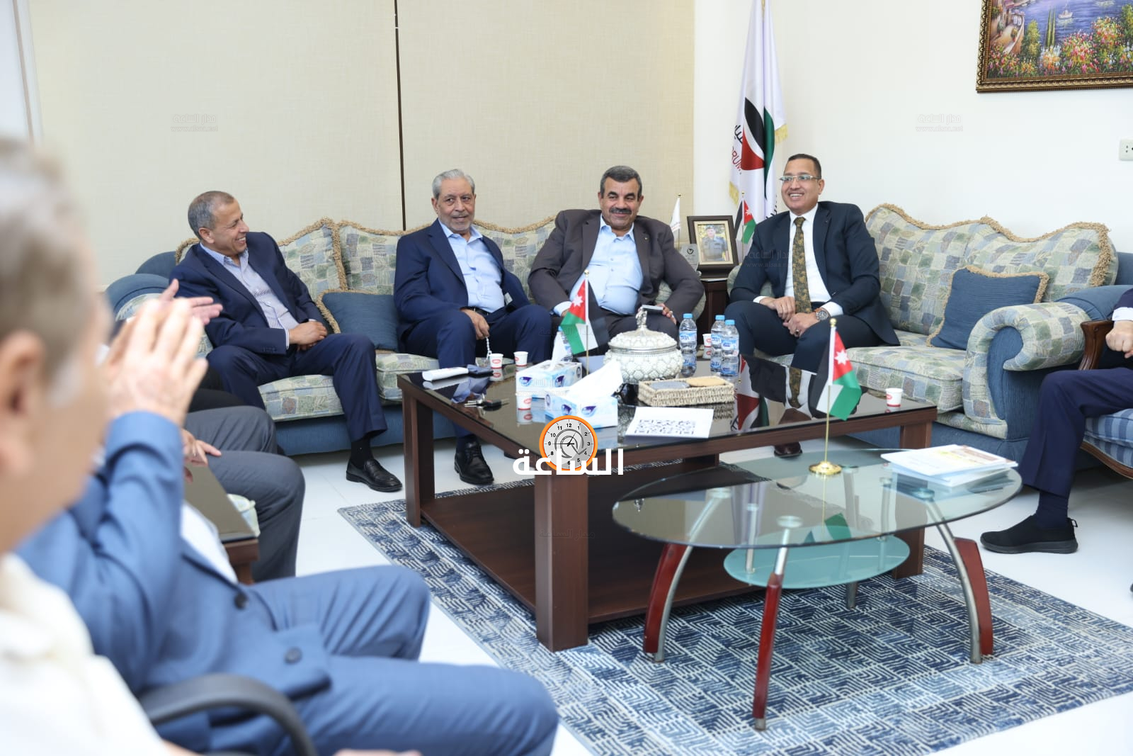 Madar Al-Saa Images 0.7073811311562203