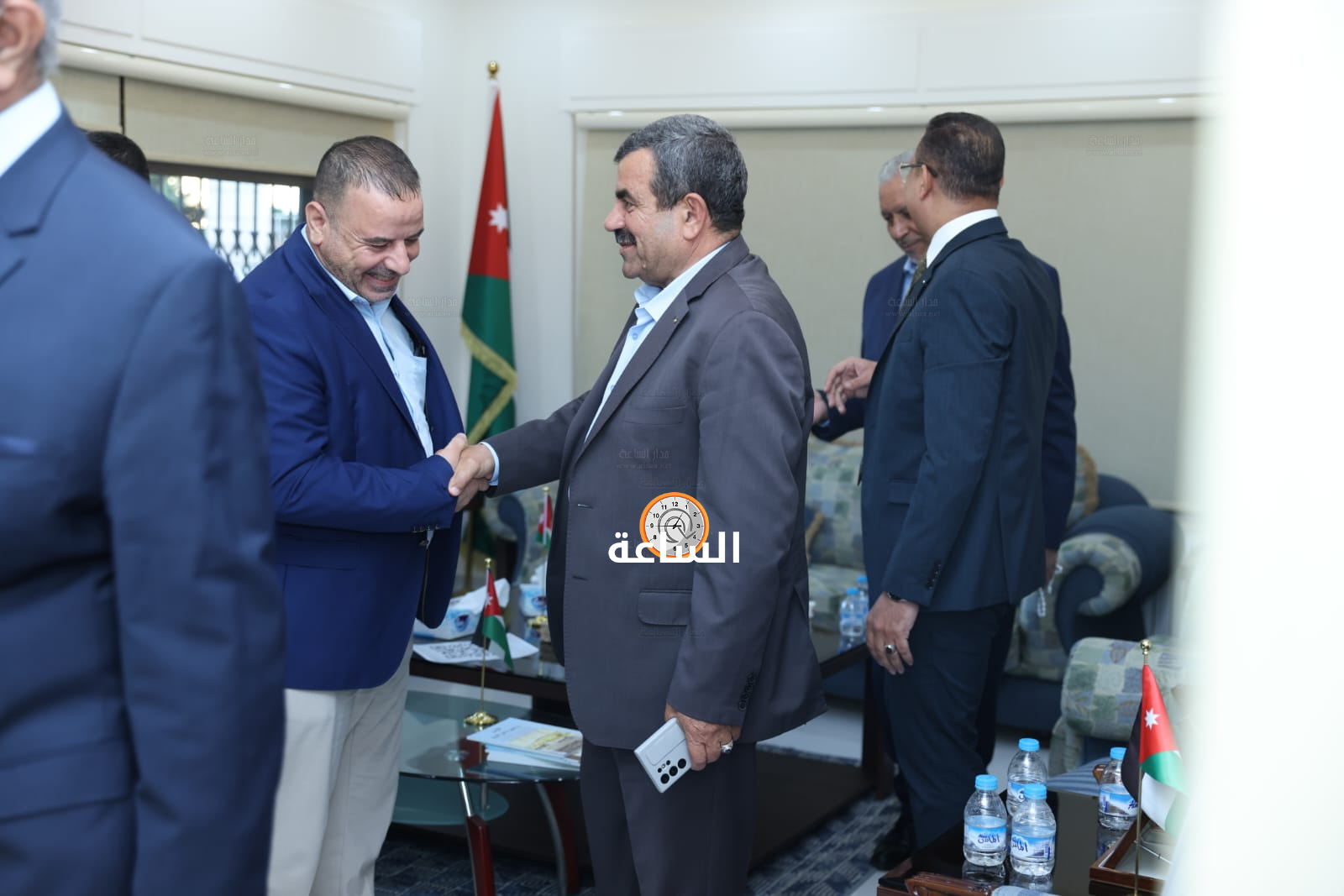 Madar Al-Saa Images 0.2450849449546183
