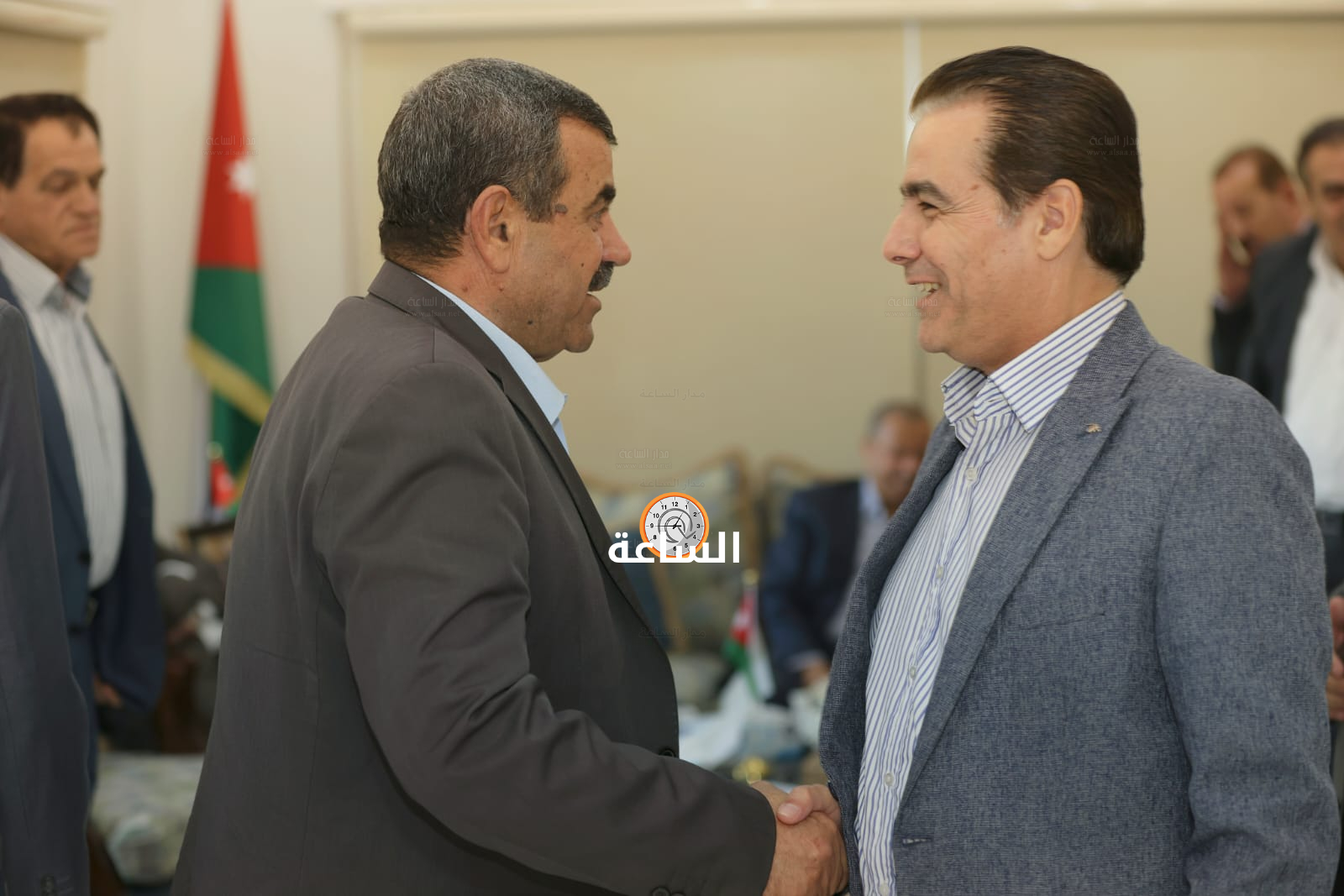 Madar Al-Saa Images 0.1906358232506845