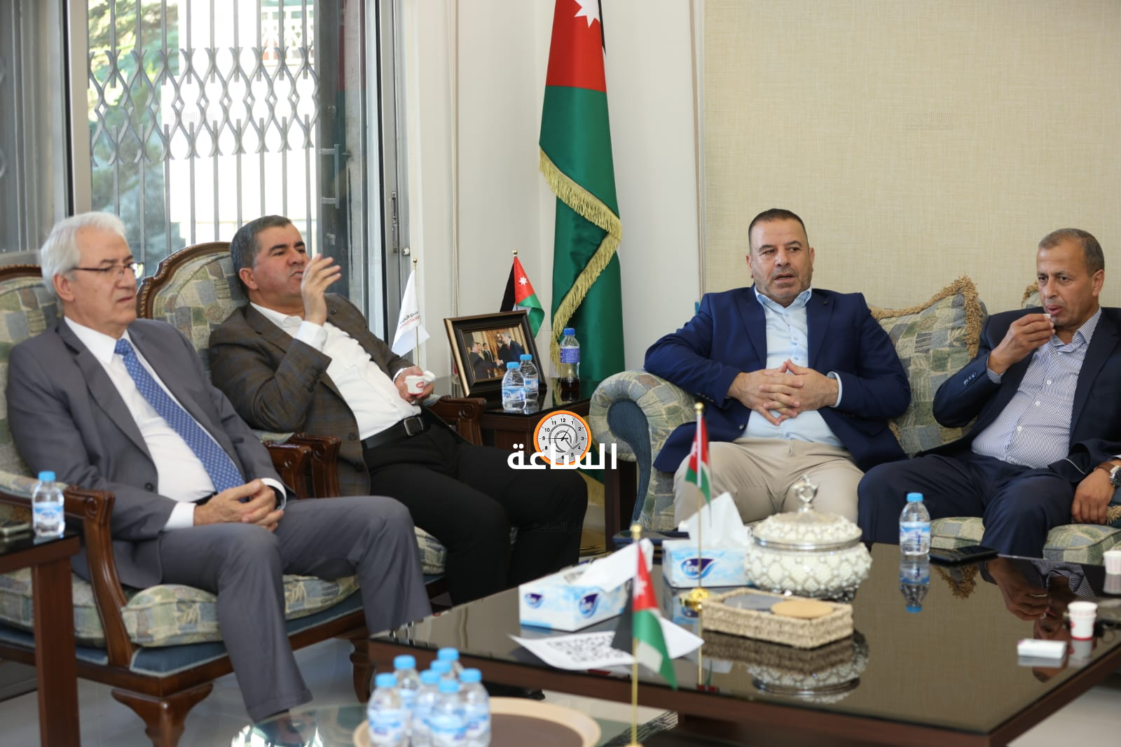 Madar Al-Saa Images 0.6713390448794322