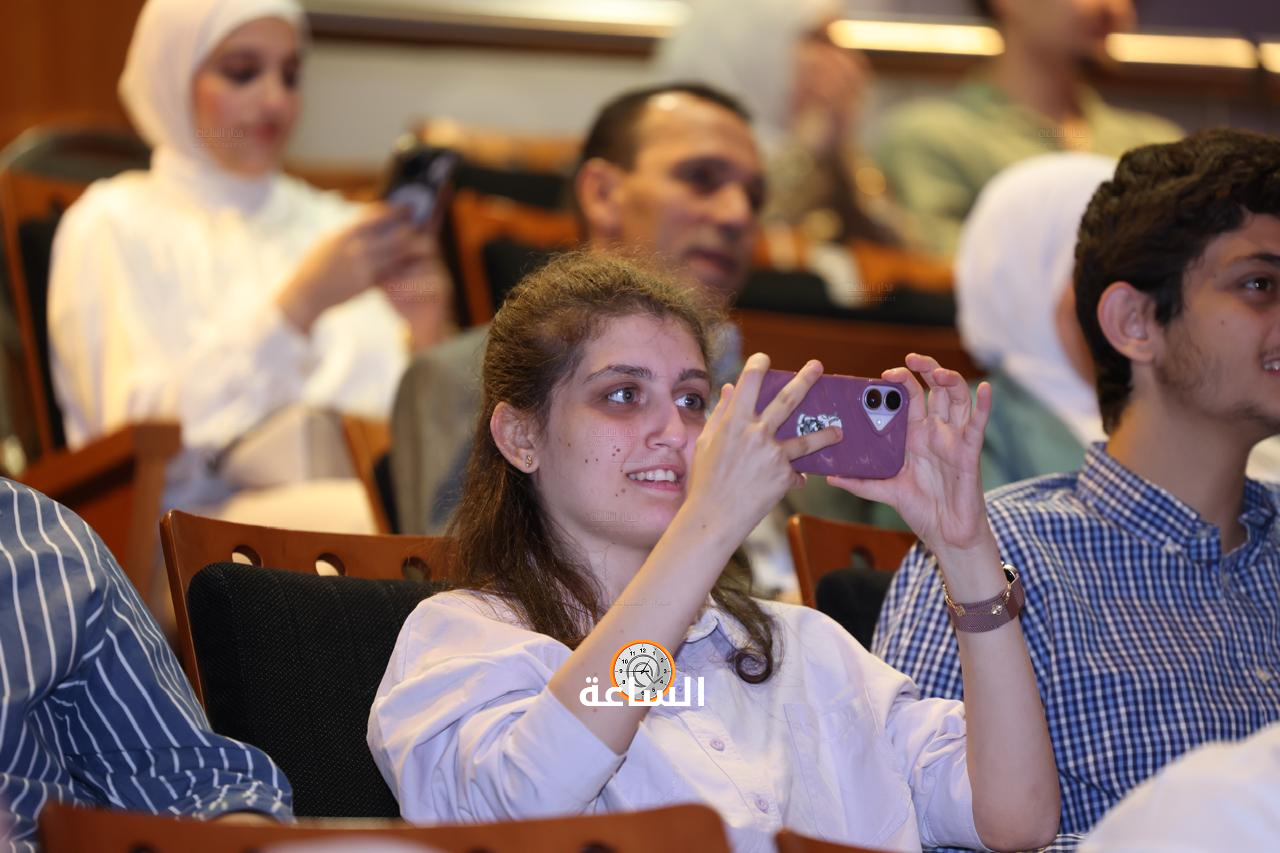Madar Al-Saa Images 0.5792198035382974