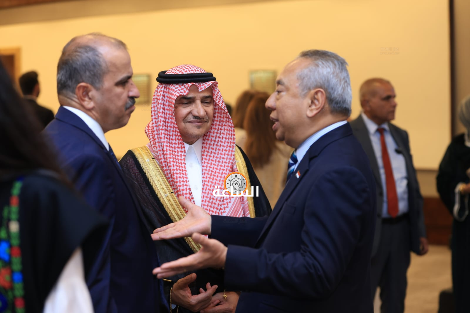 Madar Al-Saa Images 0.46293265819227614