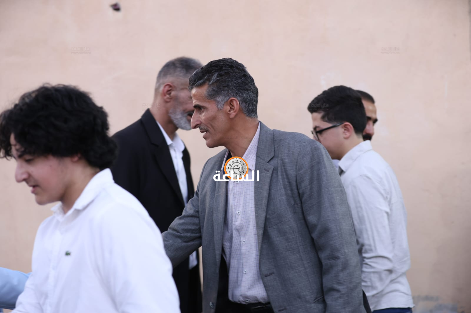 Madar Al-Saa Images 0.8312414420293774