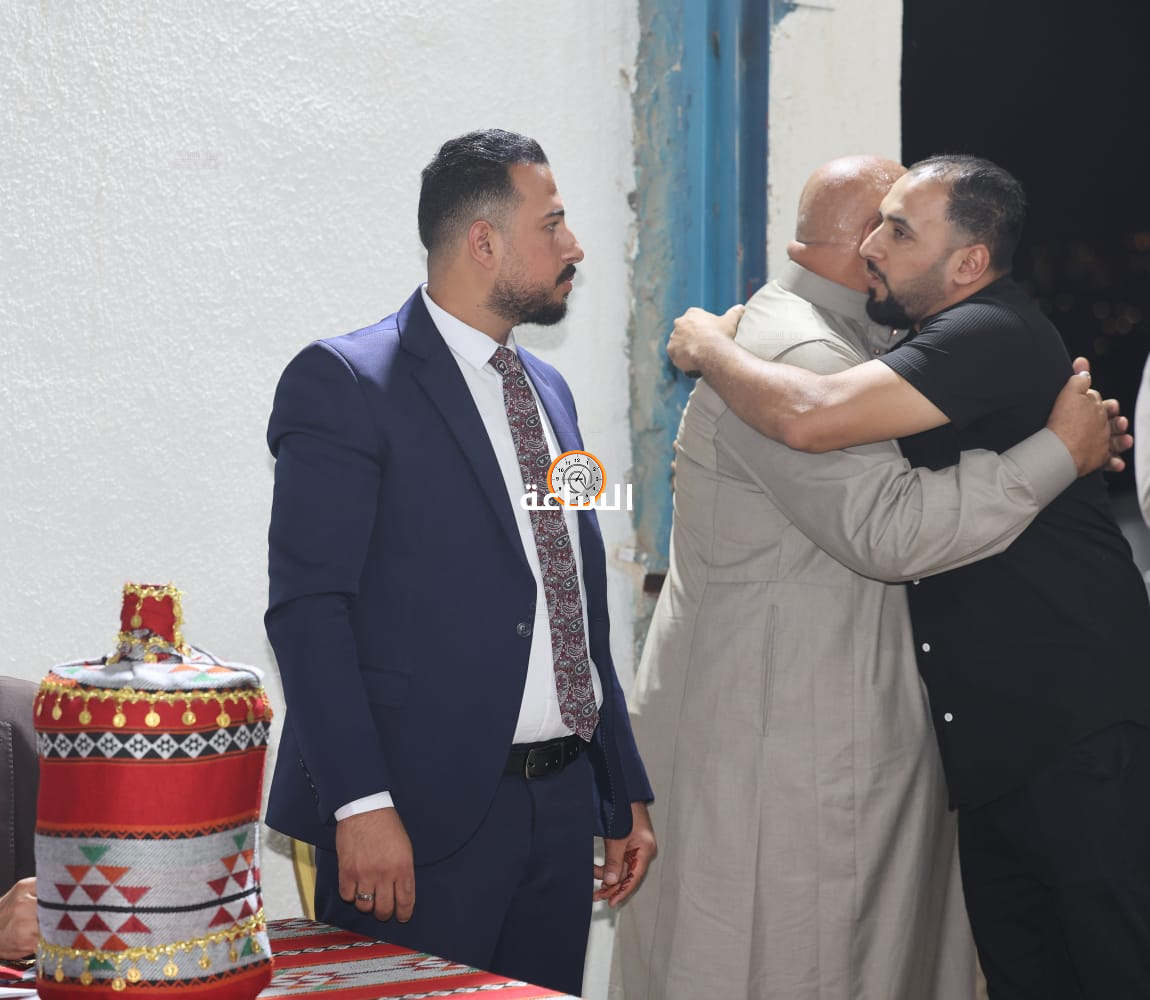 Madar Al-Saa Images 0.15611690685831003