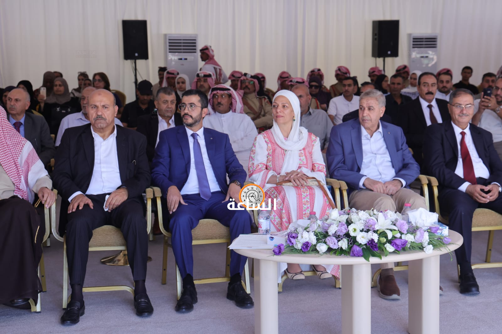 Madar Al-Saa Images 0.566543615662385